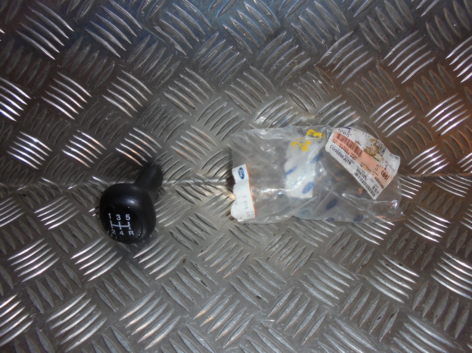 Ford Escort MK.5 Facel. Gearknop Med OEM Nr. Ophugger Fra Ford Ophugger