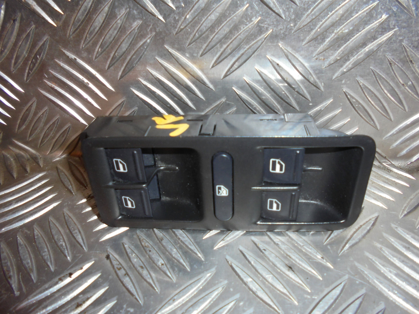 VW Polo 6R Kontakt Rudehejs Med OEM Nr. 6R0867255D Fra VW Ophugger