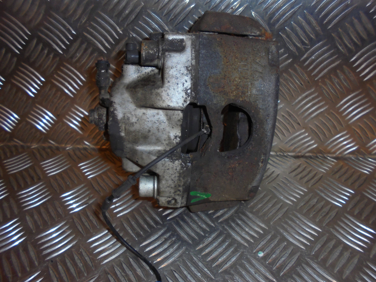 Opel Vectra C Bremsekaliber VF Med OEM Nr. Ophugger Fra Opel Ophugger