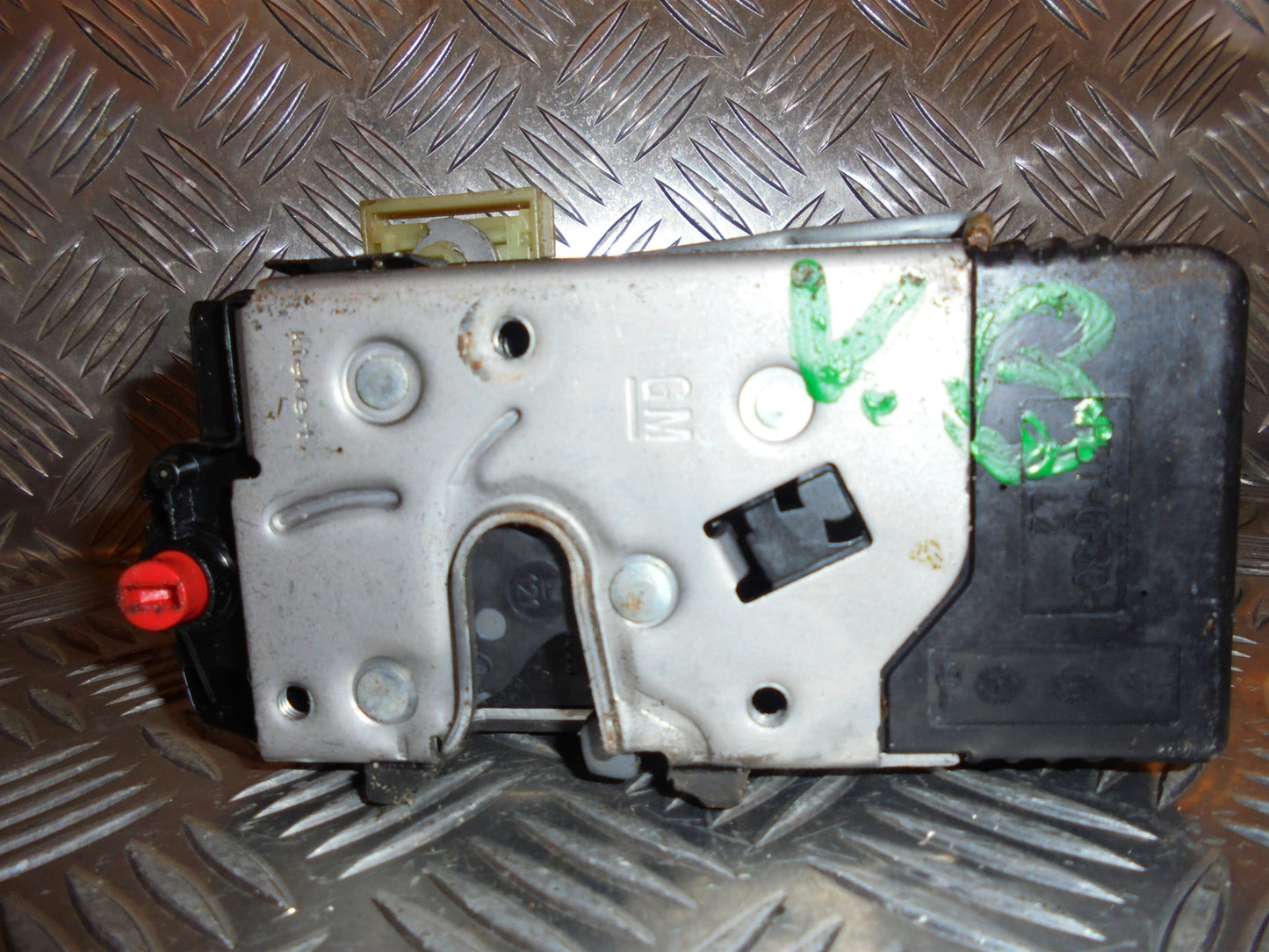 Opel Vectra C Dørlås Med OEM Nr. 13157758 Fra Opel Ophugger