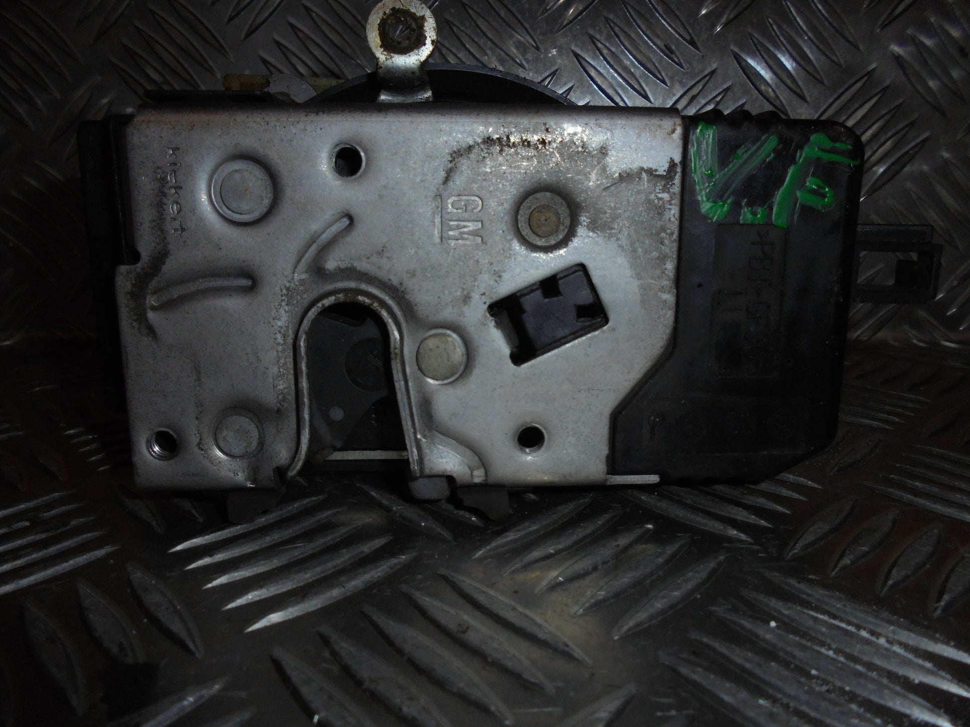 Opel Vectra C Dørlås Med OEM Nr. 13201311 Fra Opel Ophugger