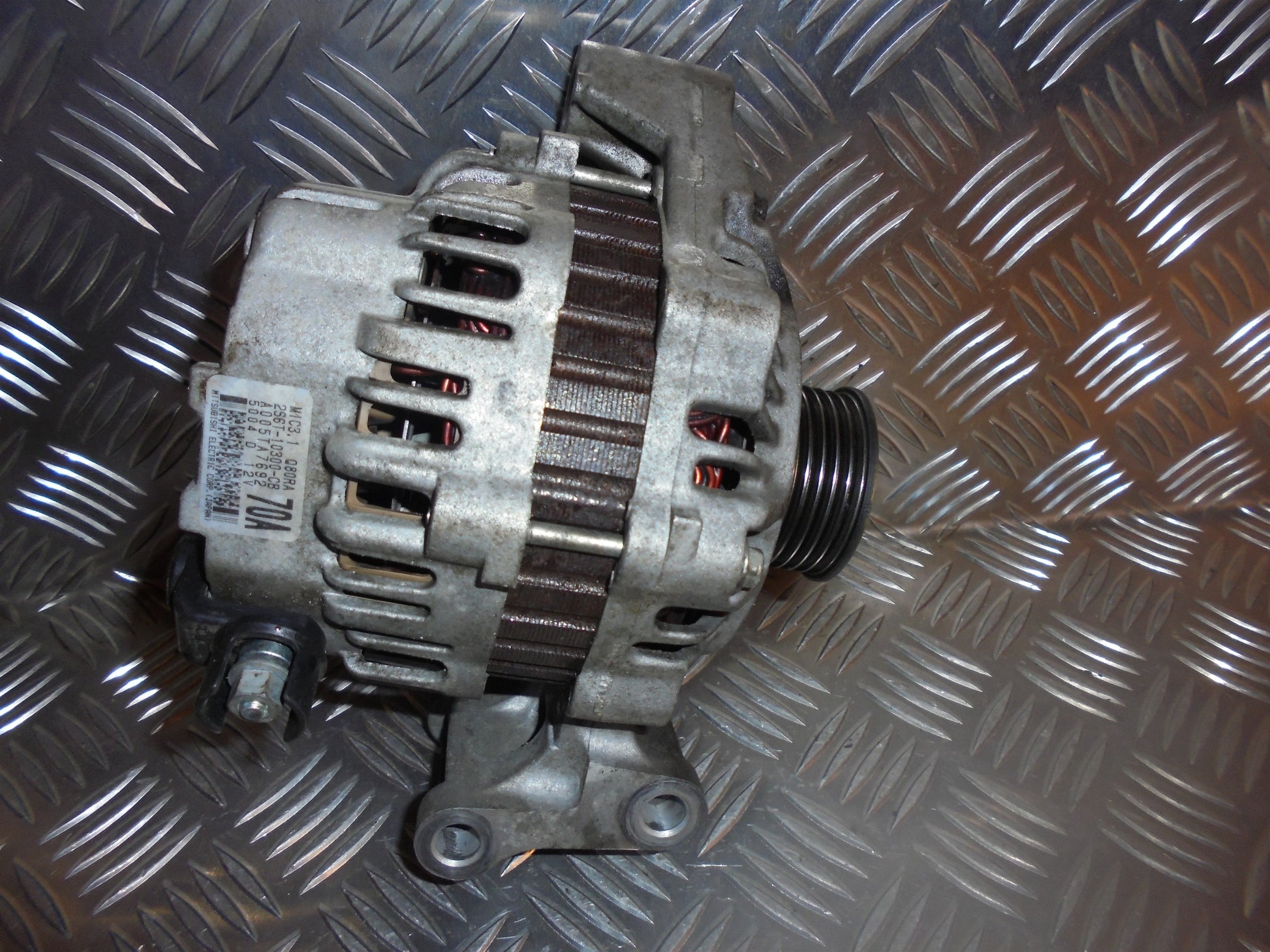 Mazda 2 ND Generator Med OEM Nr. 2S6T10300CB Fra Mazda Ophugger