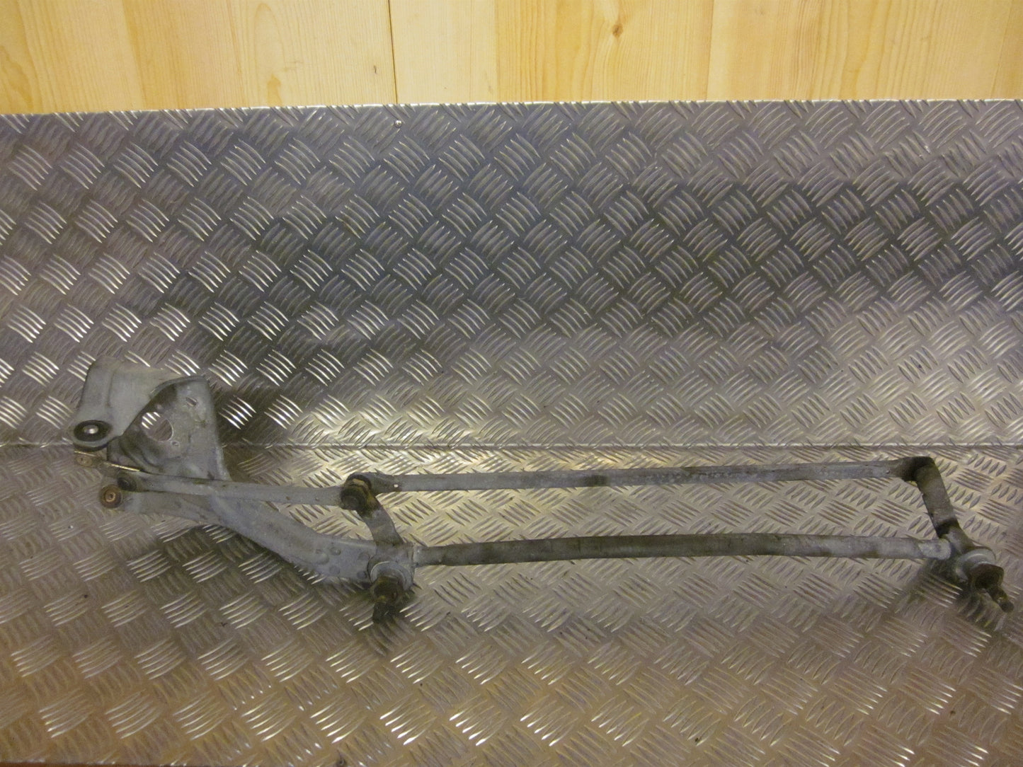 Renault Megane Viskertræk Med OEM Nr. Ophugger Fra Renault Ophugger