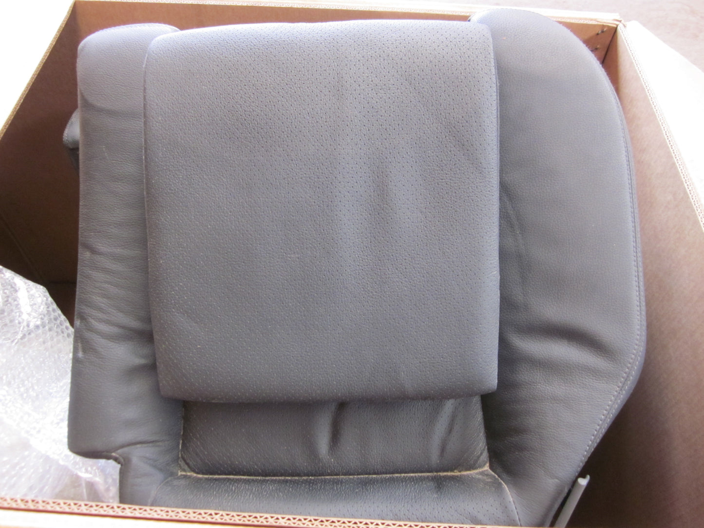 Mercedes E W211 Combisæder 4 Dørs Med OEM Nr. Ophugger Fra Mercedes Ophugger