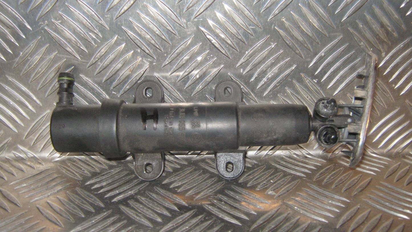 Skoda Superb Sprinklerdyse Med OEM Nr. 3U0955979 Fra Skoda Ophugger