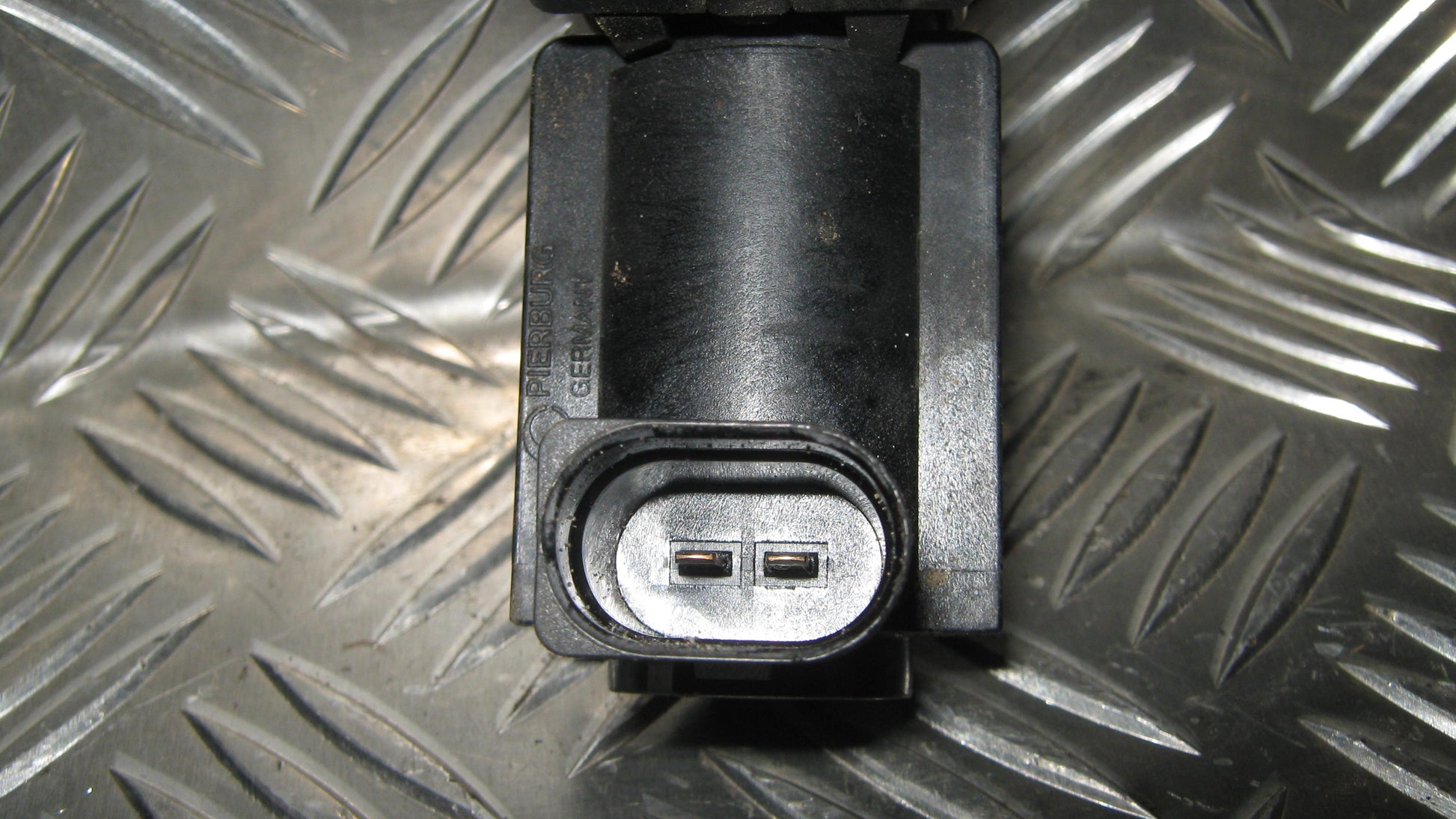 Skoda Superb Turbo Ladetrykreg Med OEM Nr. 8E0906628 Fra Skoda Ophugger
