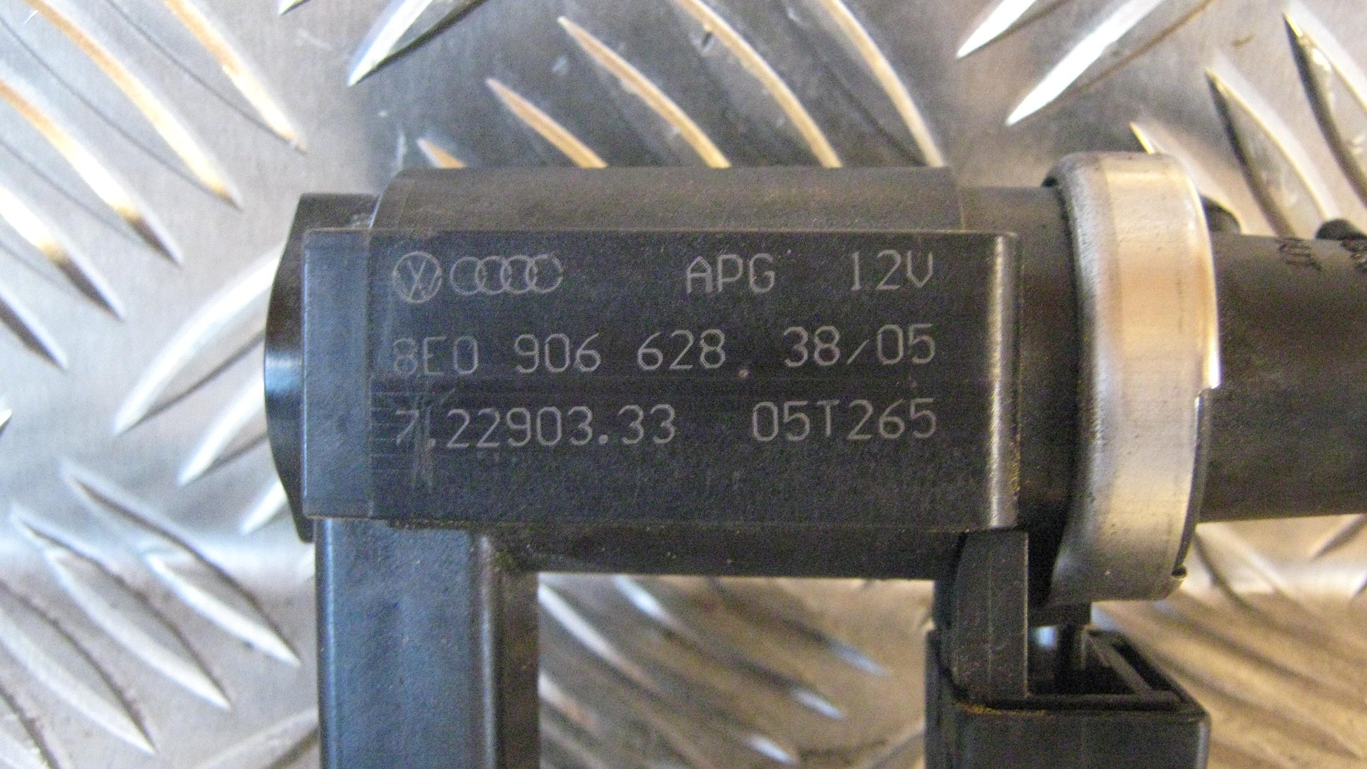 Skoda Superb Turbo Ladetrykreg Med OEM Nr. 8E0906628 Fra Skoda Ophugger