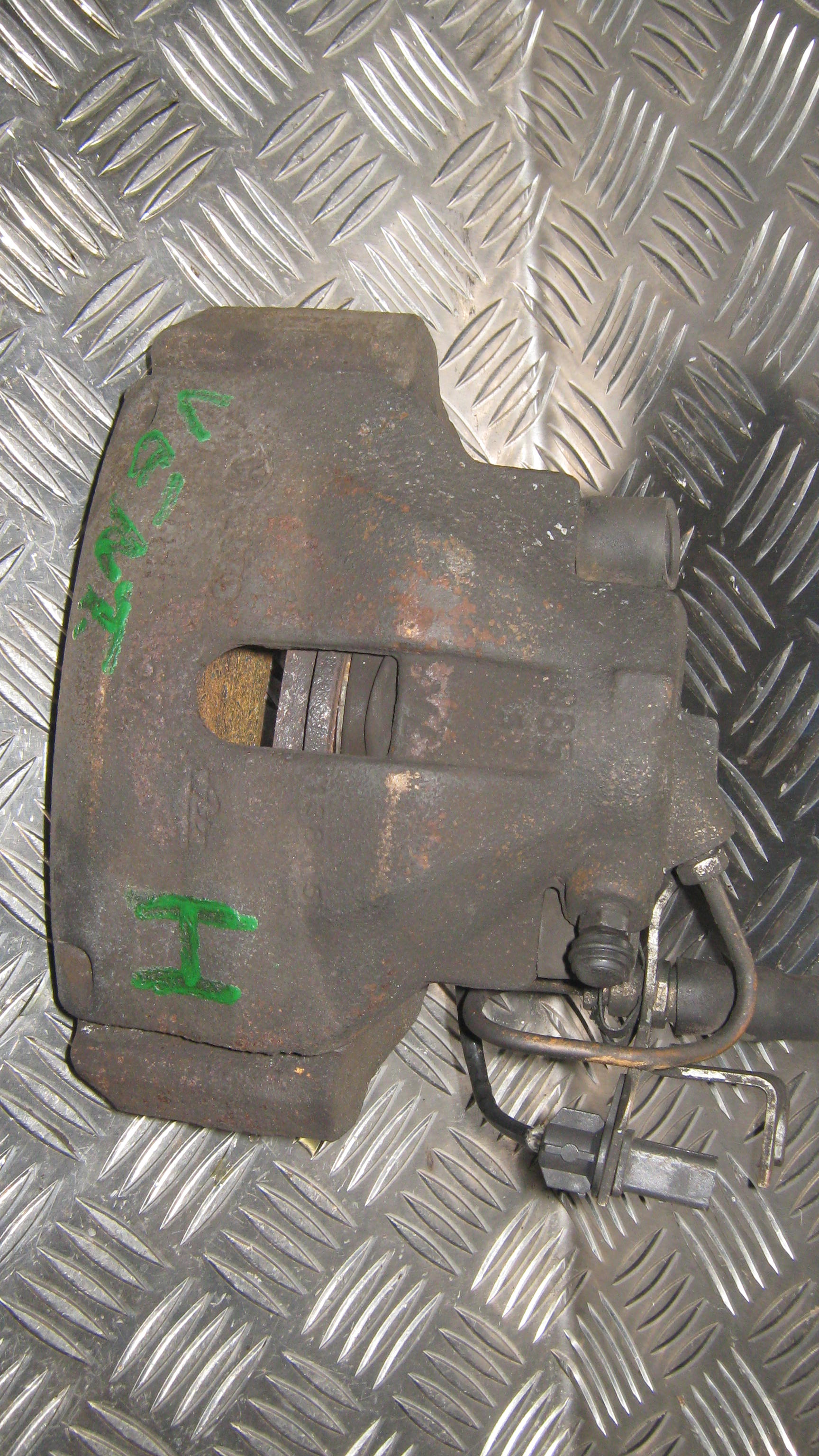 Skoda Superb Bremsekaliber HF Med OEM Nr. 4B0615124 Fra Skoda Ophugger