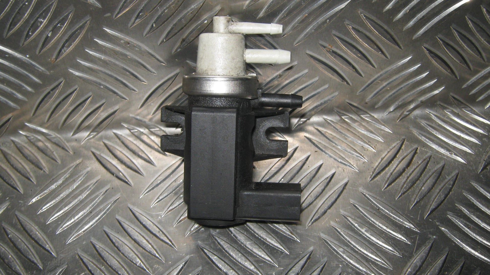 Skoda Superb Turbo Ladetrykreg Med OEM Nr. 1K0906627H Fra Skoda Ophugger