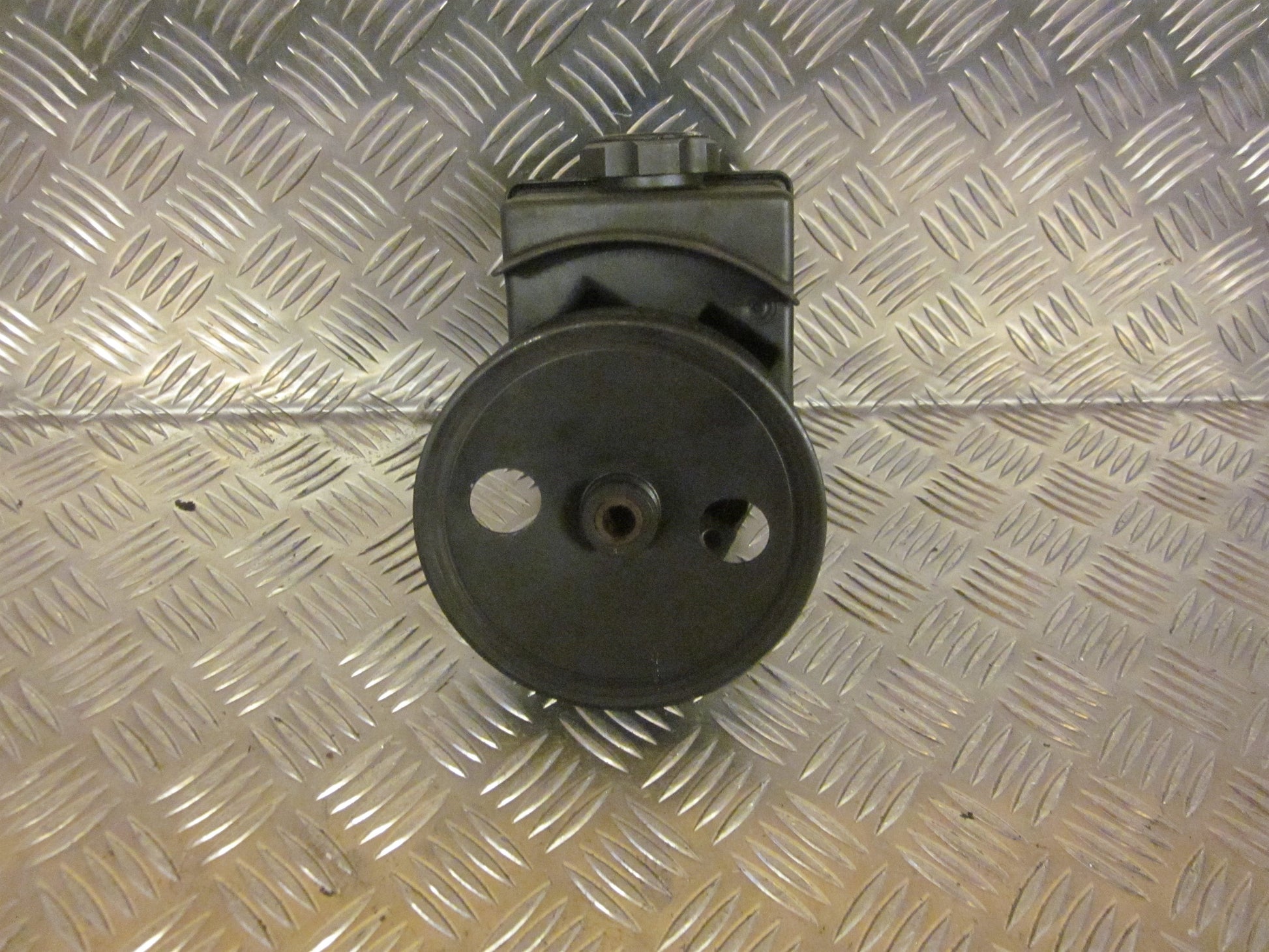 Volvo 70 Serie Servopumpe Med OEM Nr. Ophugger Fra Volvo Ophugger