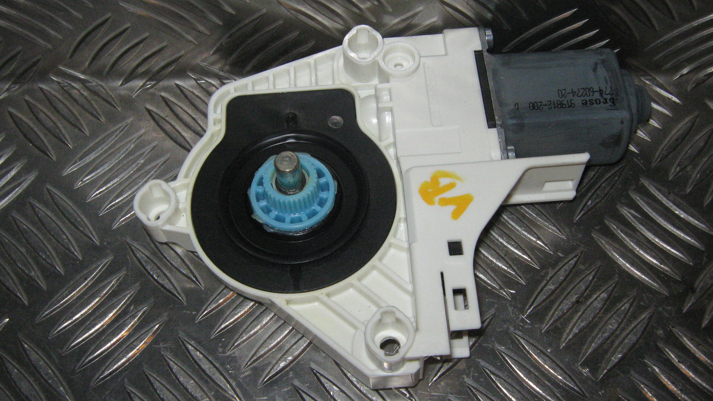 Audi A4 8K Rudemotor - Rudehejs Med OEM Nr. Ophugger Fra Audi Ophugger