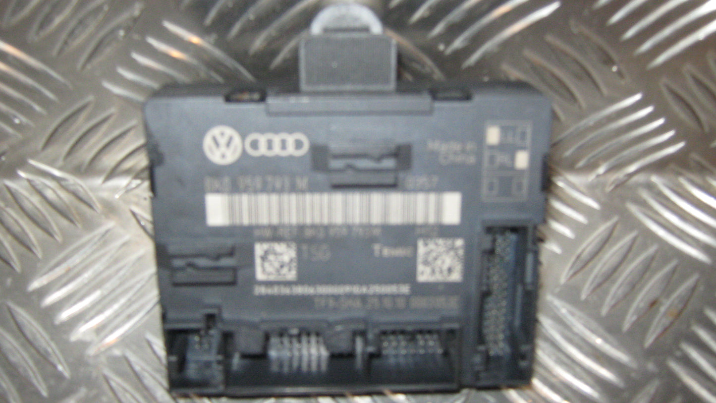 Audi A4 8K Elektriske Dele Div Med OEM Nr. Ophugger Fra Audi Ophugger