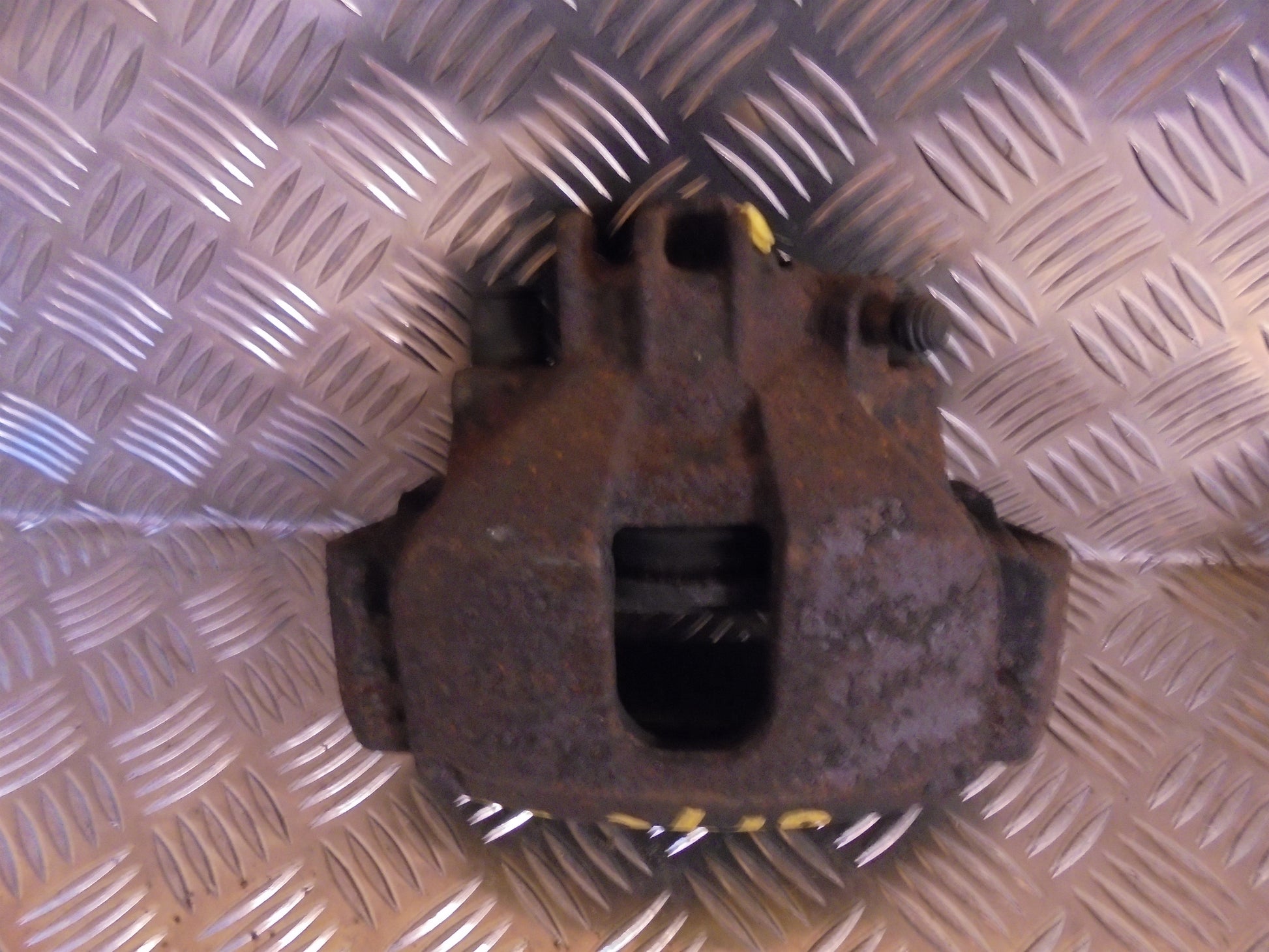 Volvo V70 Bremsekaliber VF Med OEM Nr. Ophugger Fra Volvo Ophugger