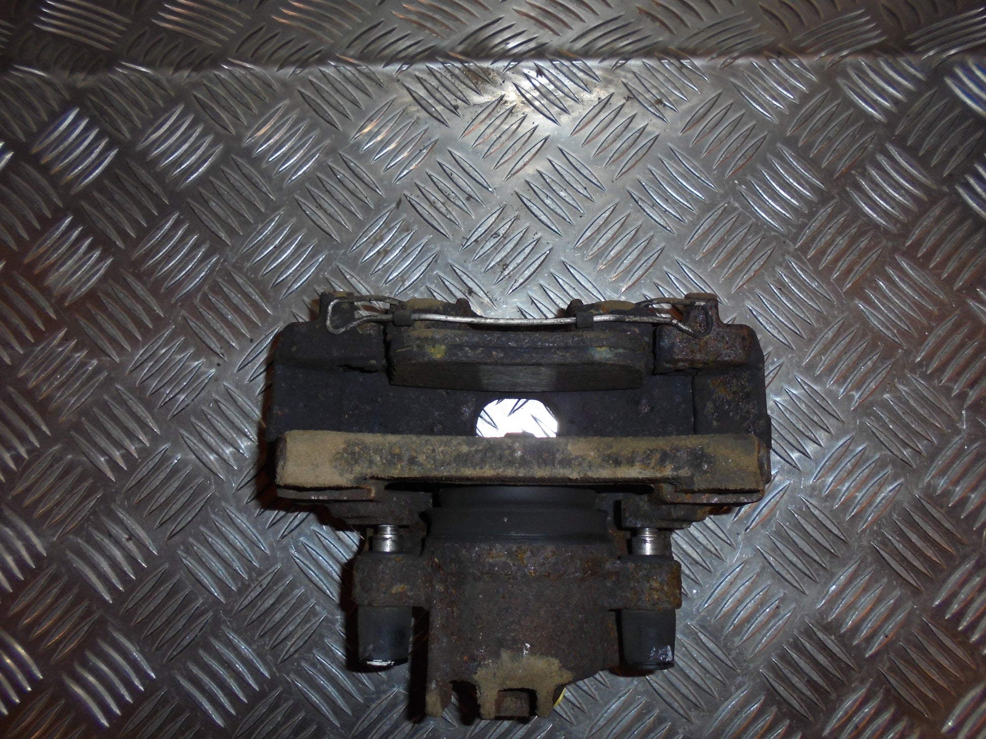 Volvo V70 Bremsekaliber VF Med OEM Nr. Ophugger Fra Volvo Ophugger