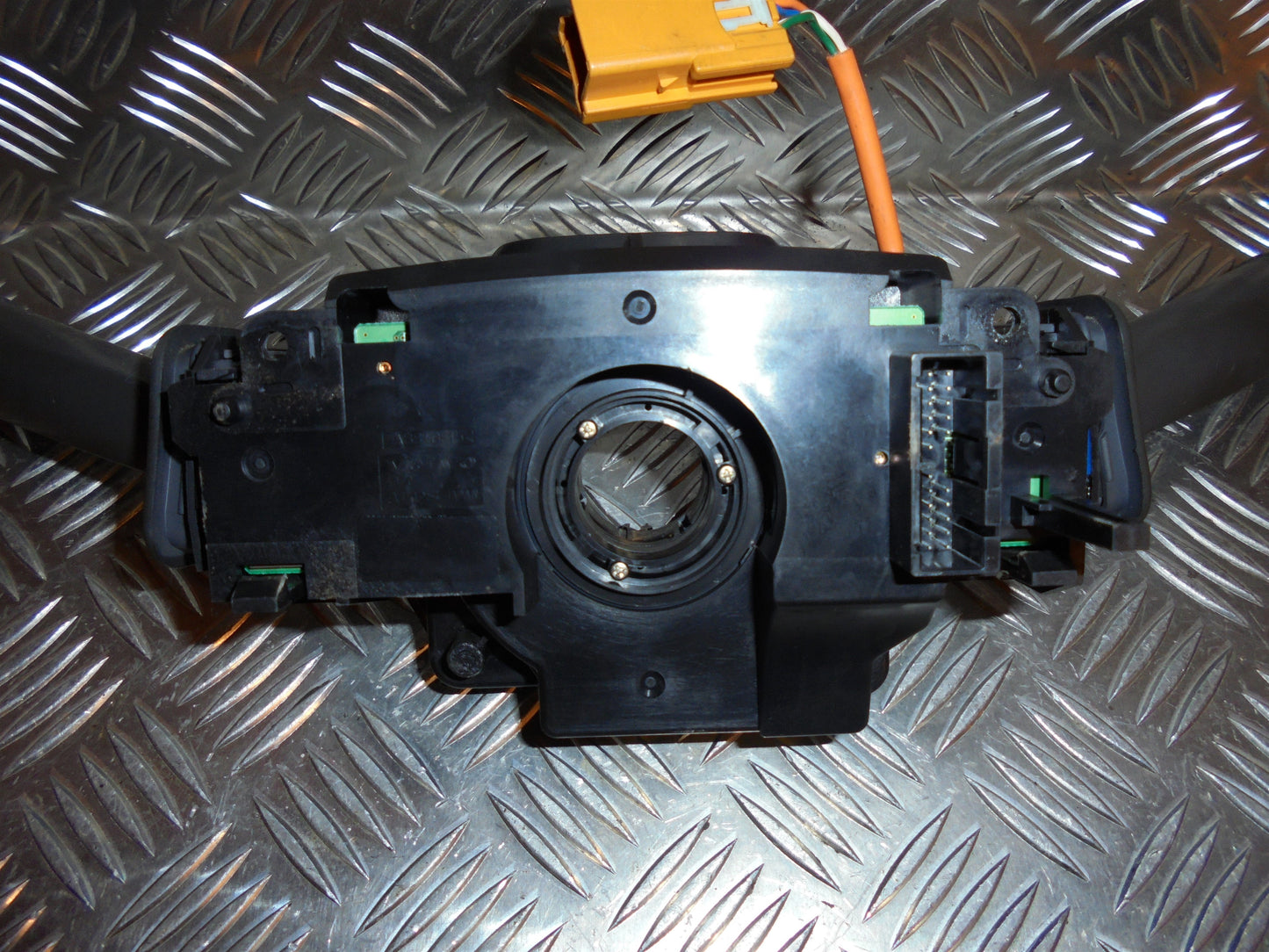 Volvo V70 Kontakt Combi Med OEM Nr. 8685371 Fra Volvo Ophugger
