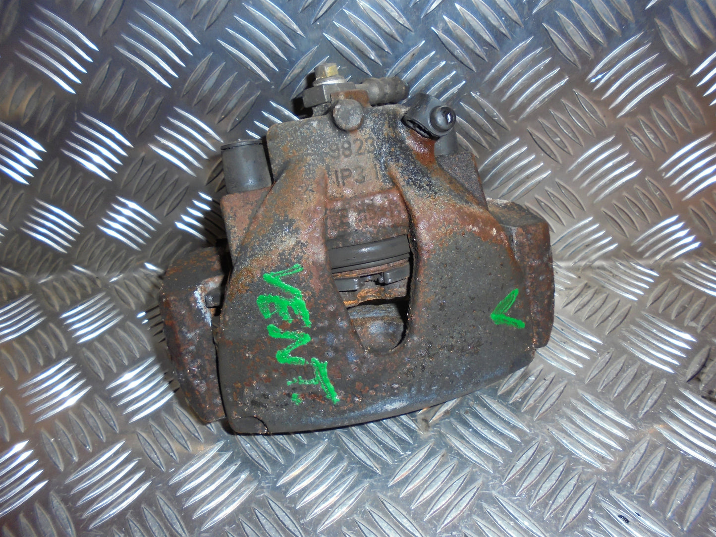 Opel Astra H Bremsekaliber VF Med OEM Nr. Ophugger Fra Opel Ophugger