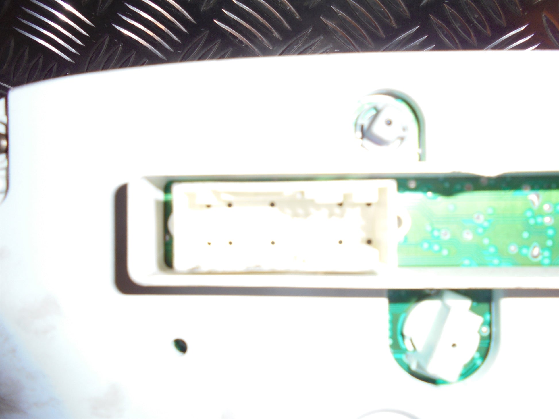 Ford Focus Elek. Drev Instr Med OEM Nr. Ophugger Fra Ford Ophugger