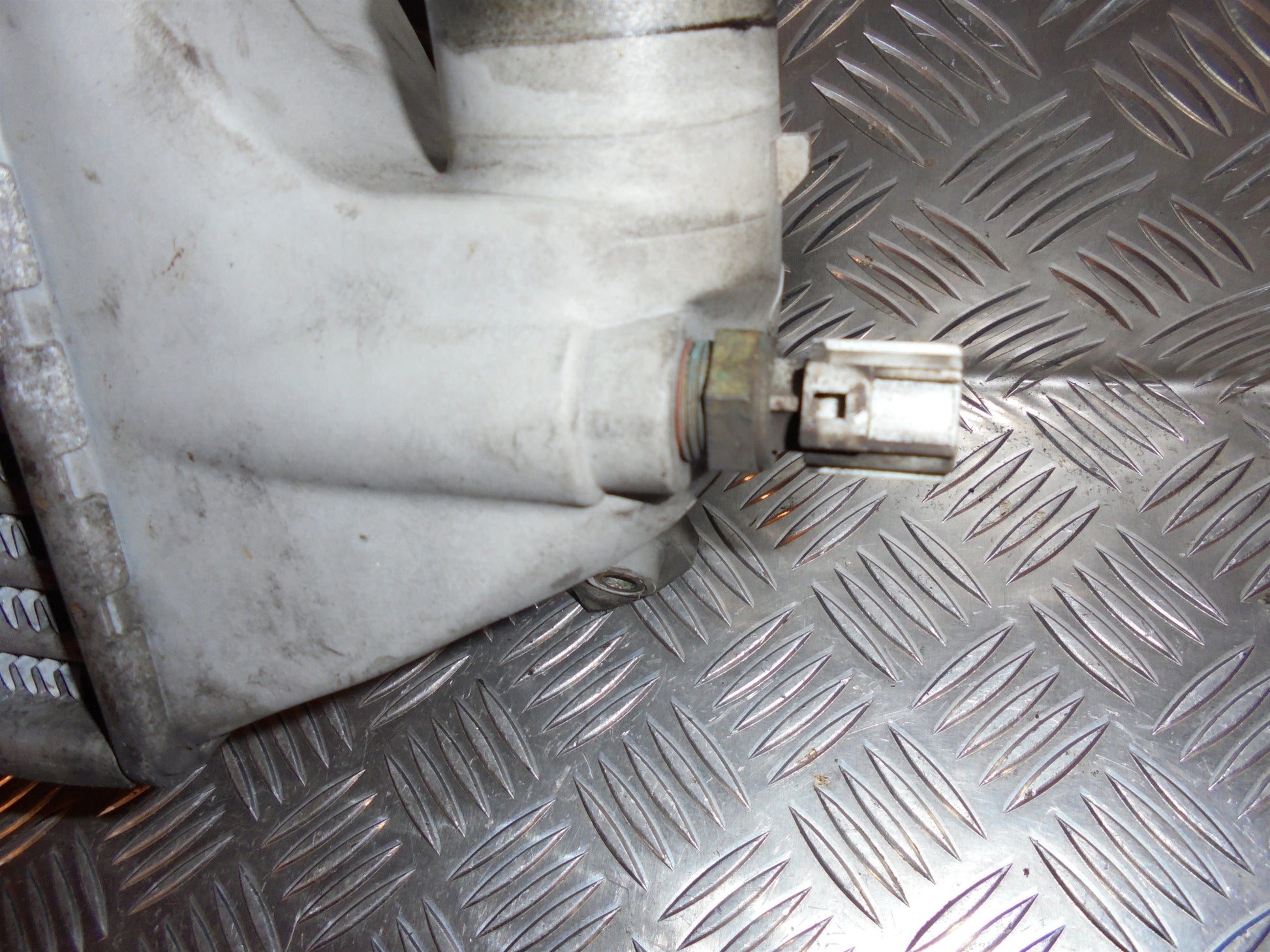 Ford Focus Køler Intercooler Med OEM Nr. Ophugger Fra Ford Ophugger