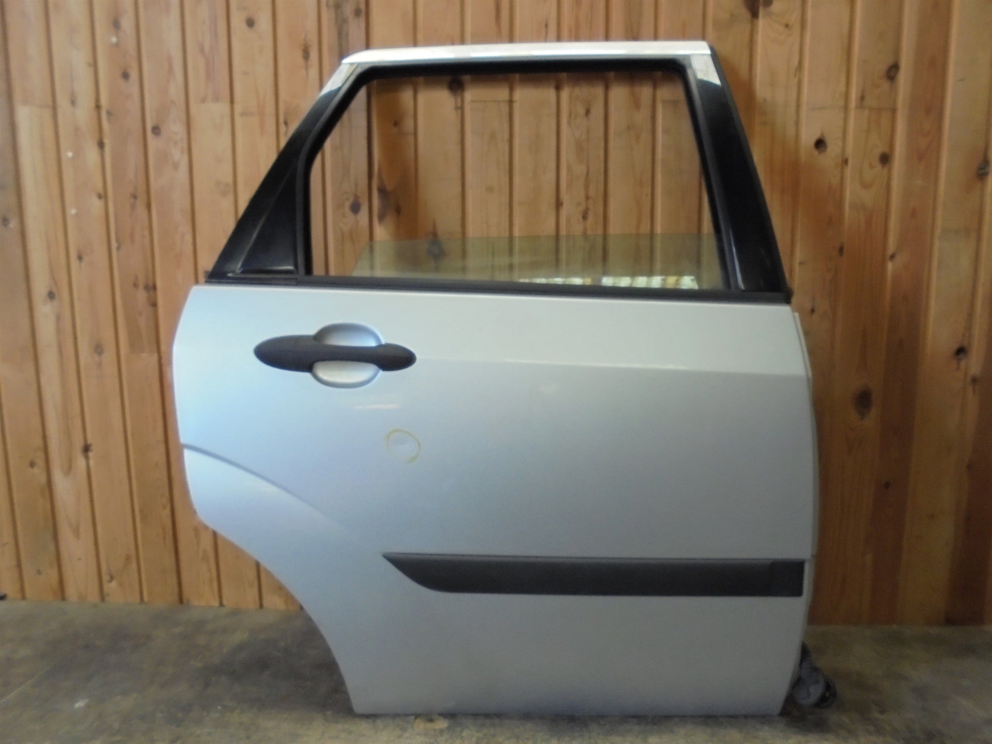 Ford Focus Bagdør H Med OEM Nr. 1430148 Fra Ford Ophugger