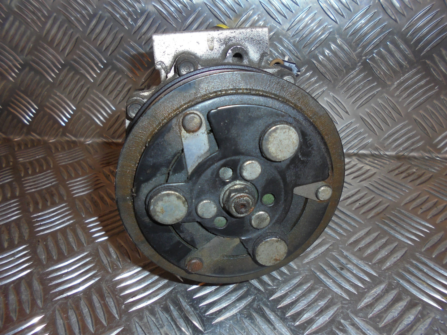 Opel Vectra C Aircondition Pumpe Med OEM Nr. 13171593 Fra Opel Ophugger