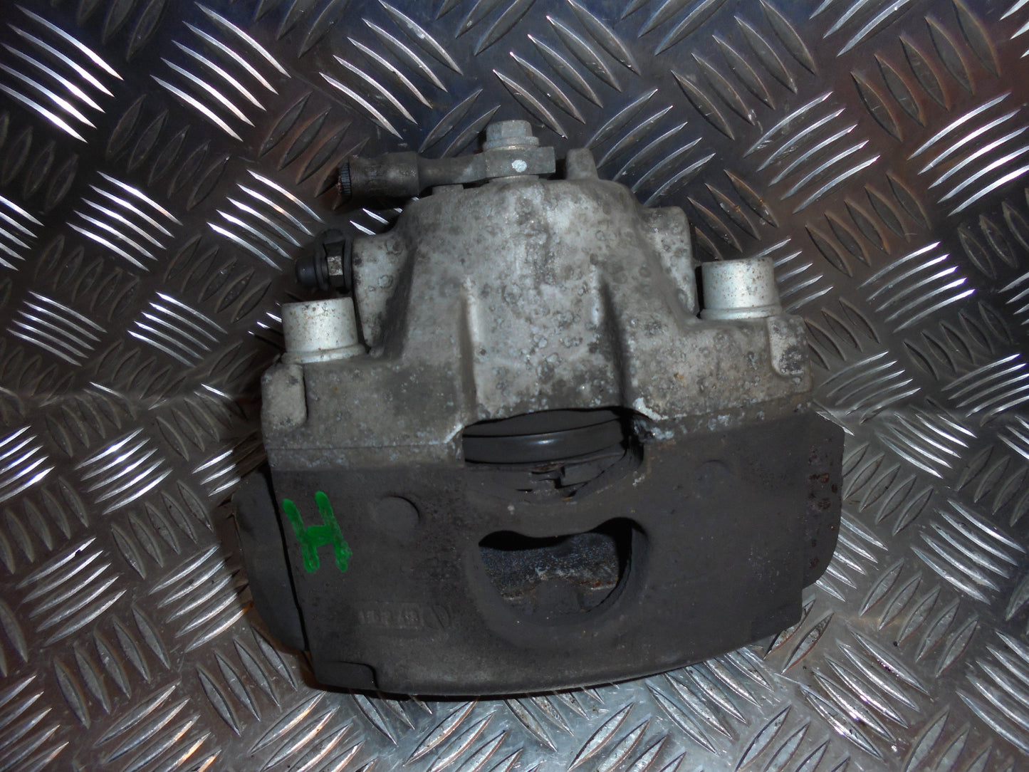 Opel Vectra C Bremsekaliber HF Med OEM Nr. Ophugger Fra Opel Ophugger