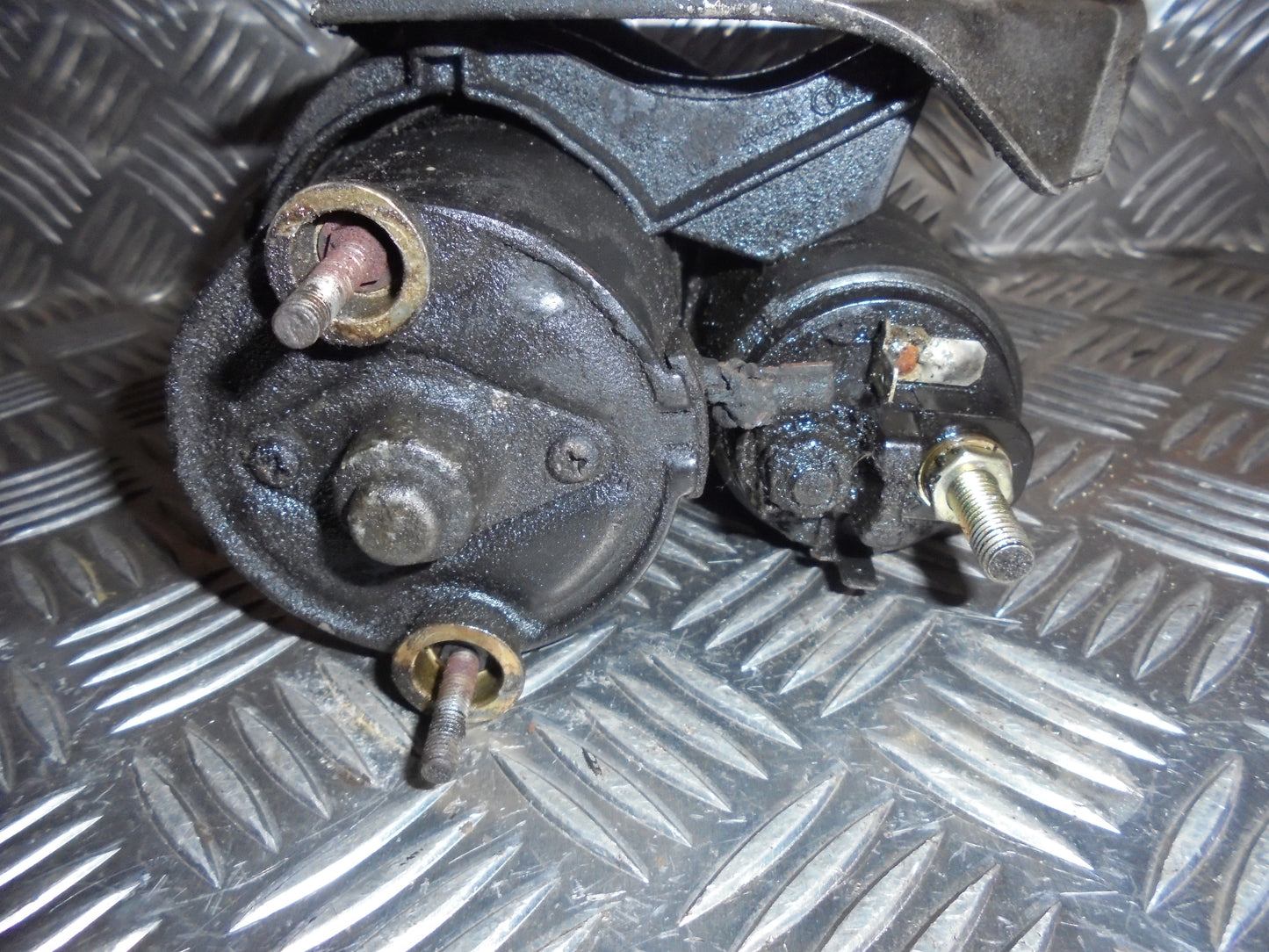 VW Passat 3B Starter Med OEM Nr. Ophugger Fra VW Ophugger