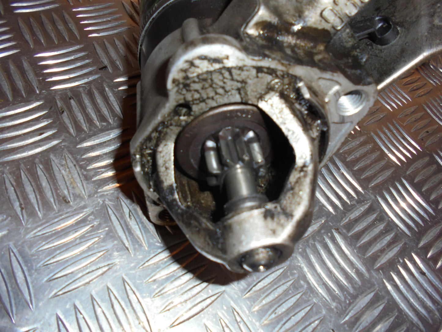VW Passat 3B Starter Med OEM Nr. Ophugger Fra VW Ophugger