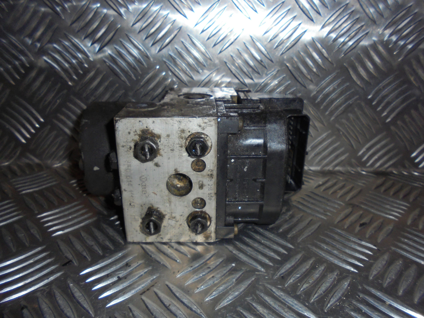 VW Passat 3B Abs Pumpe Med OEM Nr. 0273004281 Fra VW Ophugger