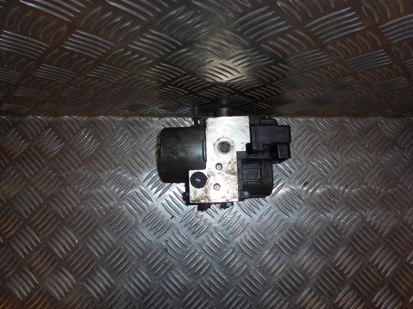 VW Passat 3B Abs Pumpe Med OEM Nr. 0273004281 Fra VW Ophugger