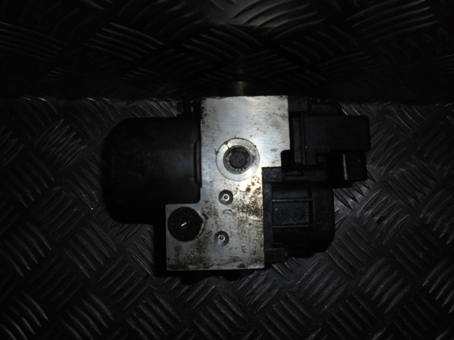 VW Passat 3B Abs Pumpe Med OEM Nr. 0273004281 Fra VW Ophugger