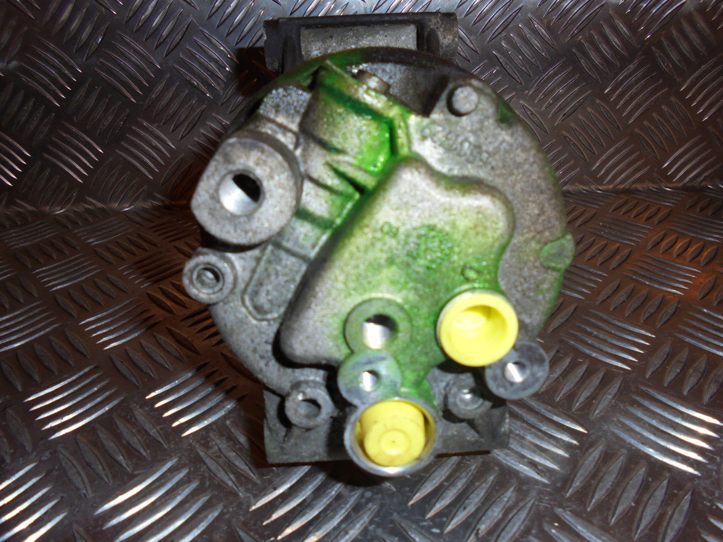 Renault Megane 2 Aircondition Pumpe Med OEM Nr. 8200309193 Fra Renault Ophugger