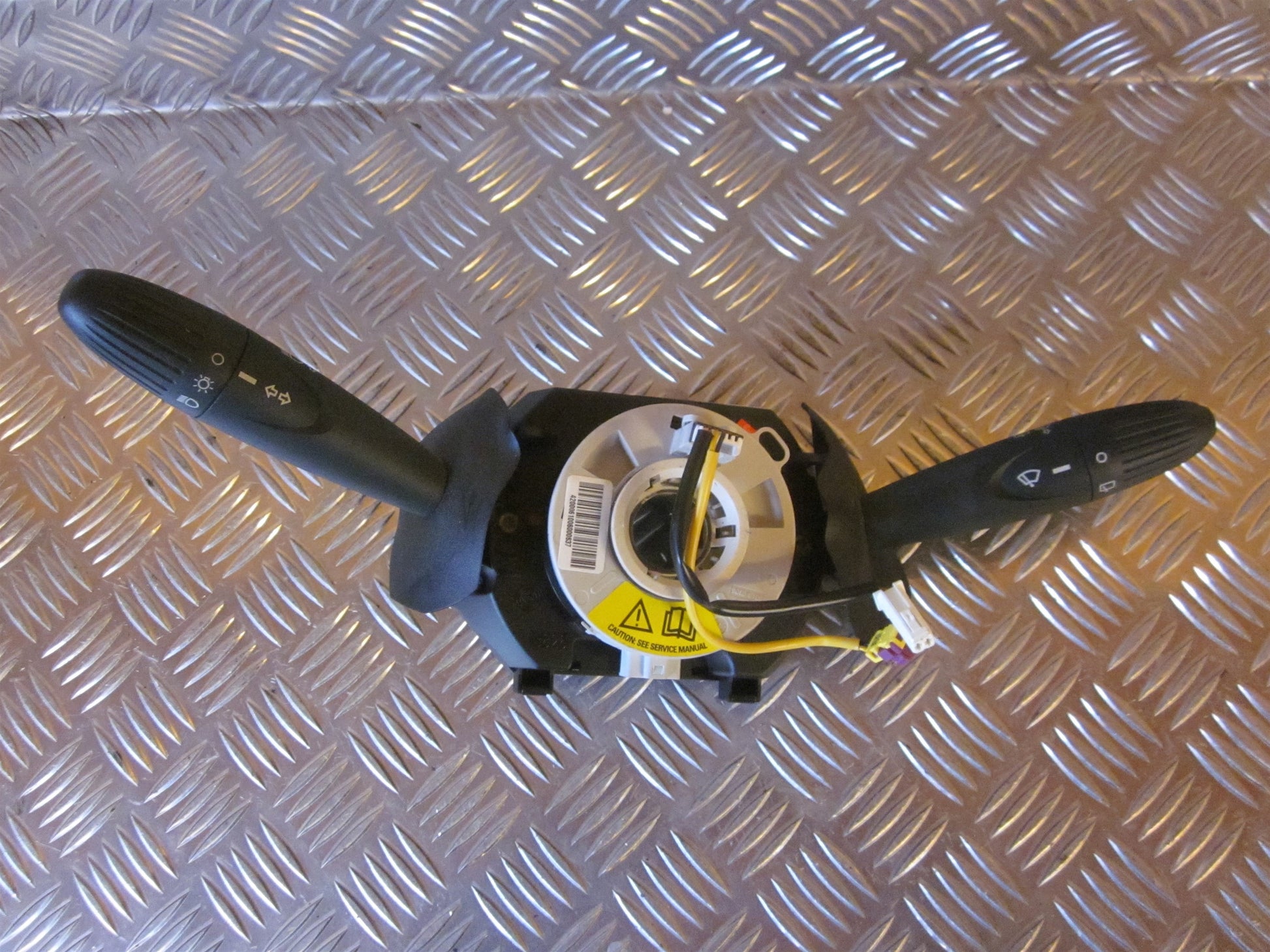 Ford Ka Kontakt Combi Med OEM Nr. Ophugger Fra Ford Ophugger