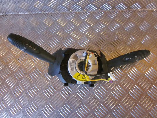 Ford Ka Kontakt Combi Med OEM Nr. Ophugger Fra Ford Ophugger