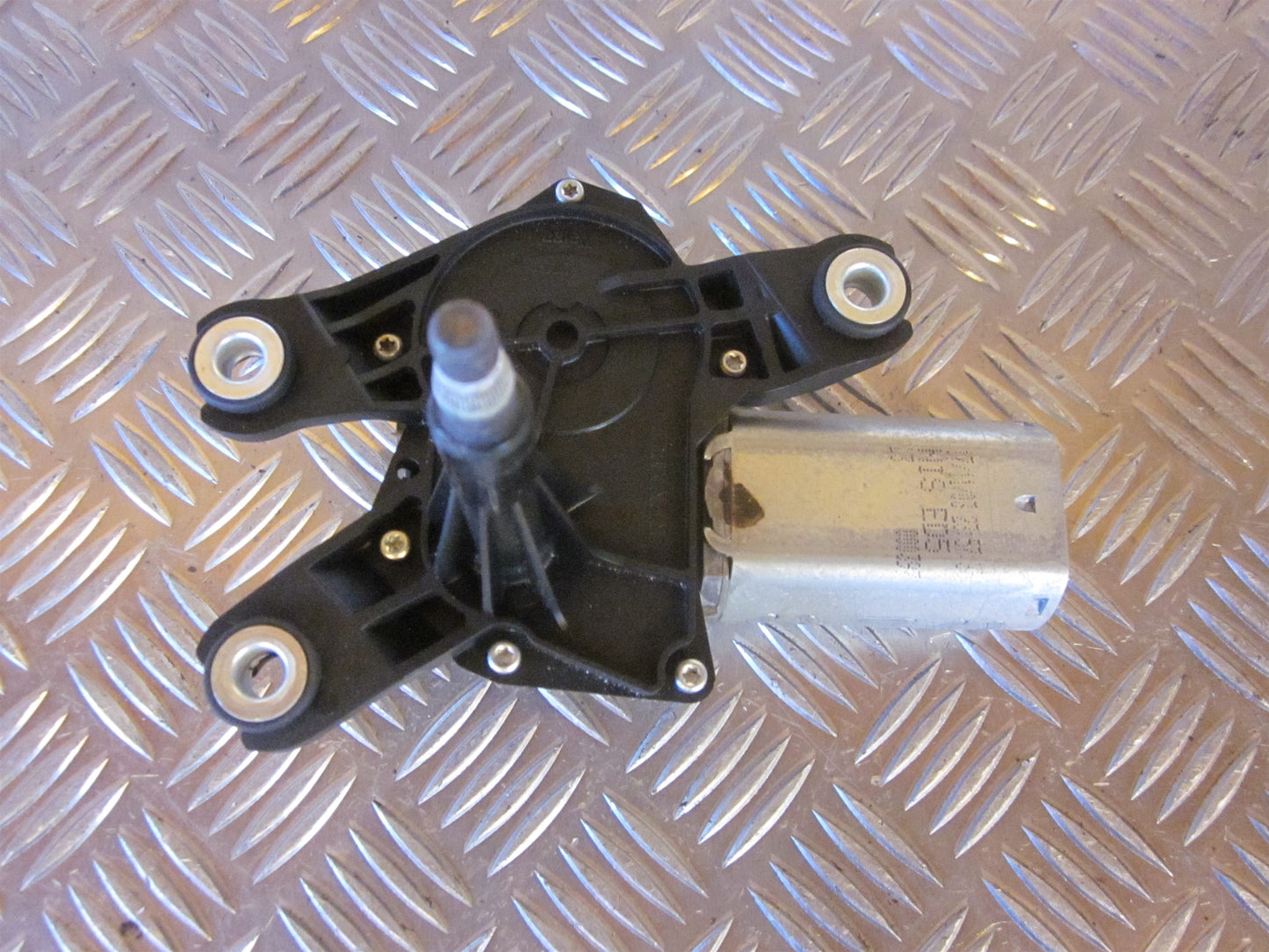 Nissan Primera P12 Bagrudevisker Motor Med OEM Nr. Ophugger Fra Nissan Ophugger