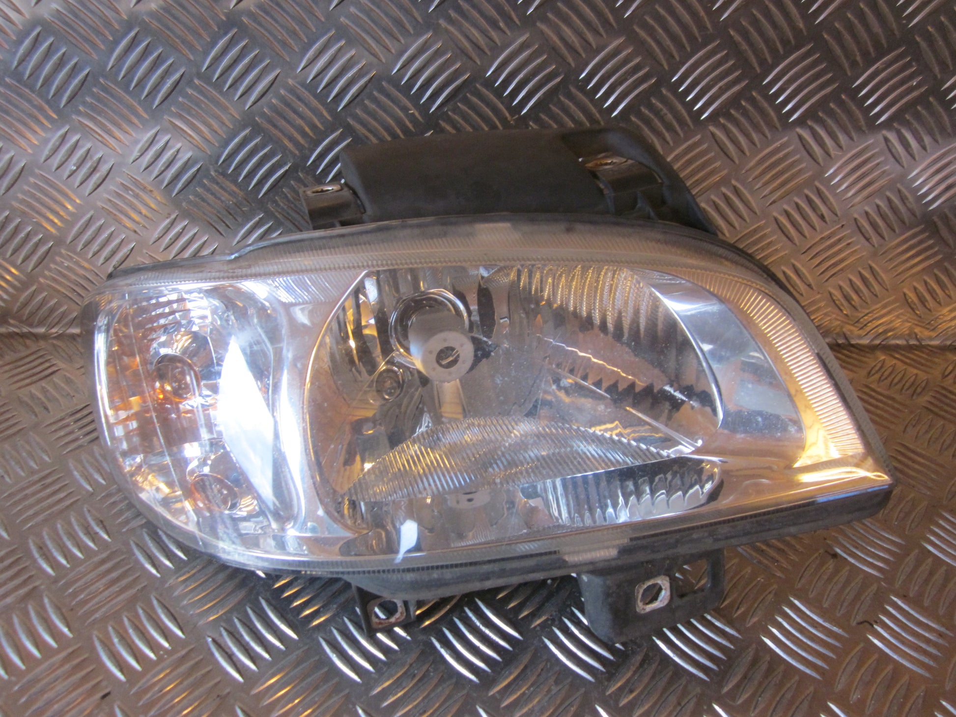 Seat Cordoba Forlygte Med OEM Nr. 6K1941044A Fra Seat Ophugger