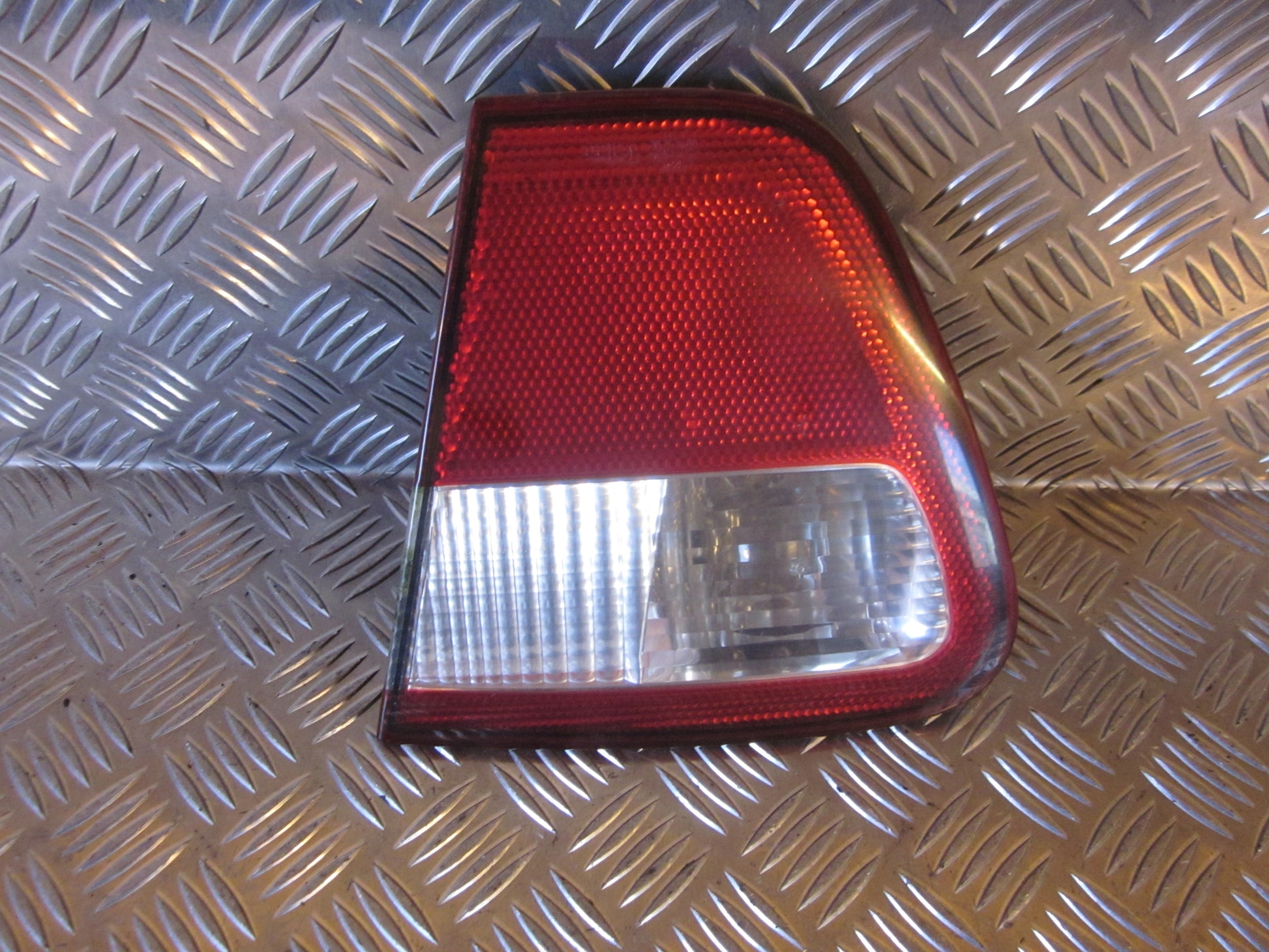 Seat Cordoba Baglygte Med OEM Nr. Ophugger Fra Seat Ophugger