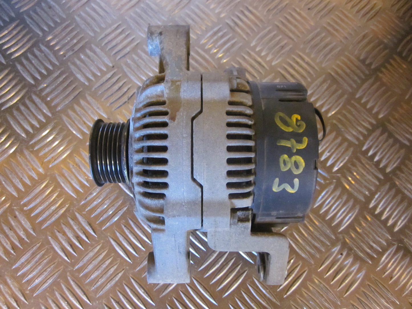 Opel Vectra B Generator Med OEM Nr. 0123120001 Fra Opel Ophugger