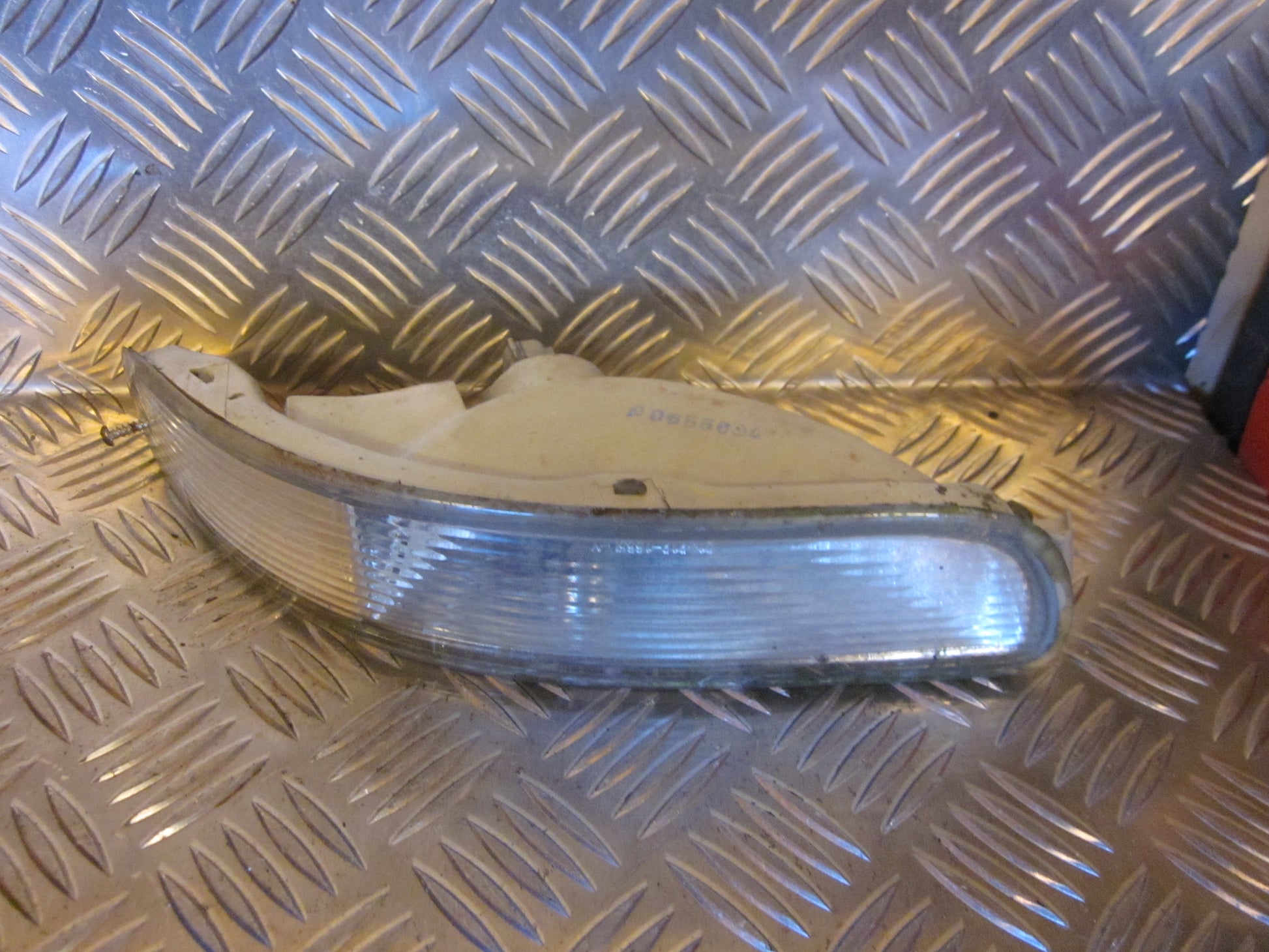 Toyota Corolla 3D–5D HB E100 Blinklygte For Med OEM Nr. Ophugger Fra Toyota Ophugger