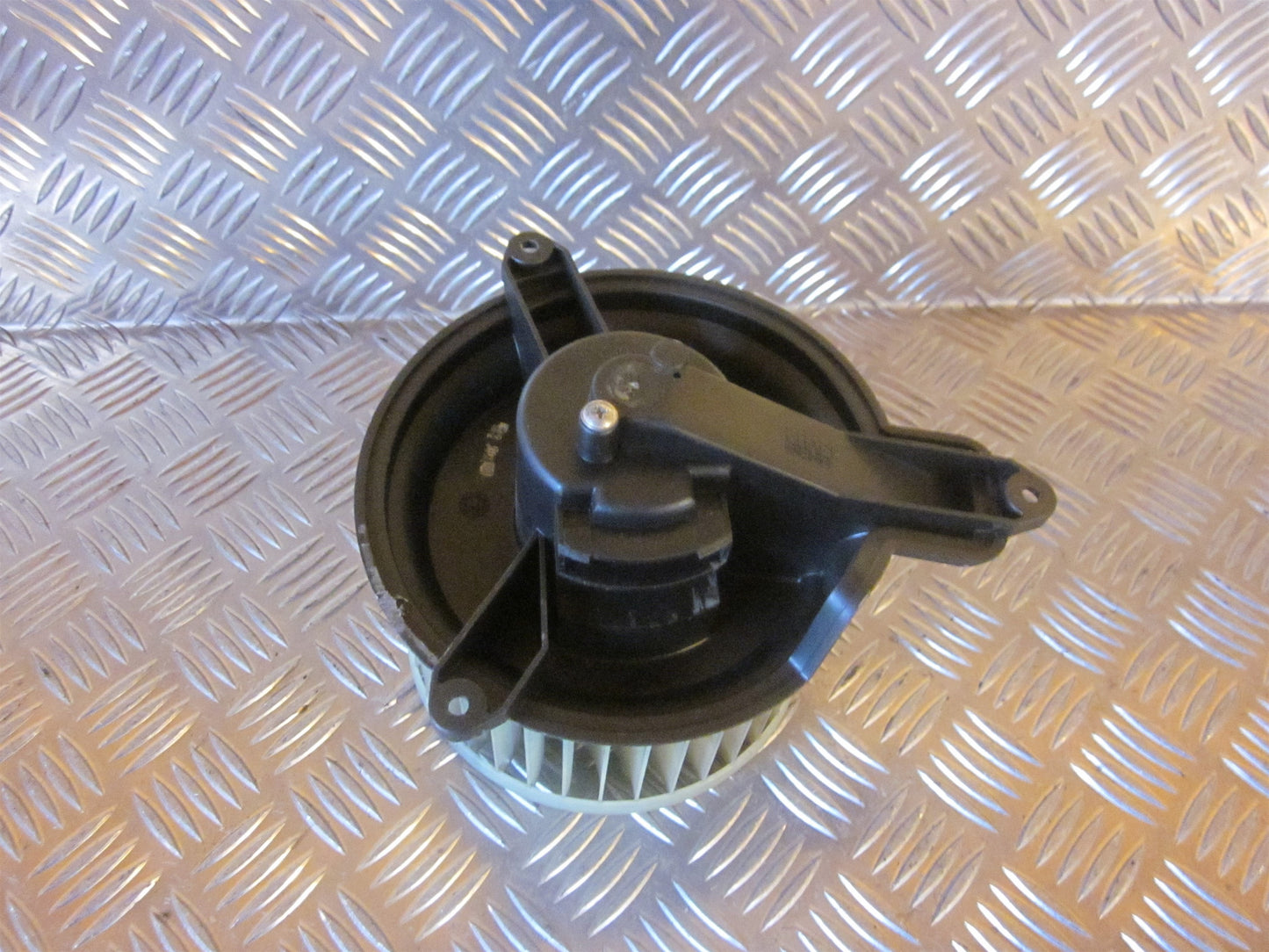 Peugeot 306 Varmeblæser Med OEM Nr. 644195 Fra Peugeot Ophugger