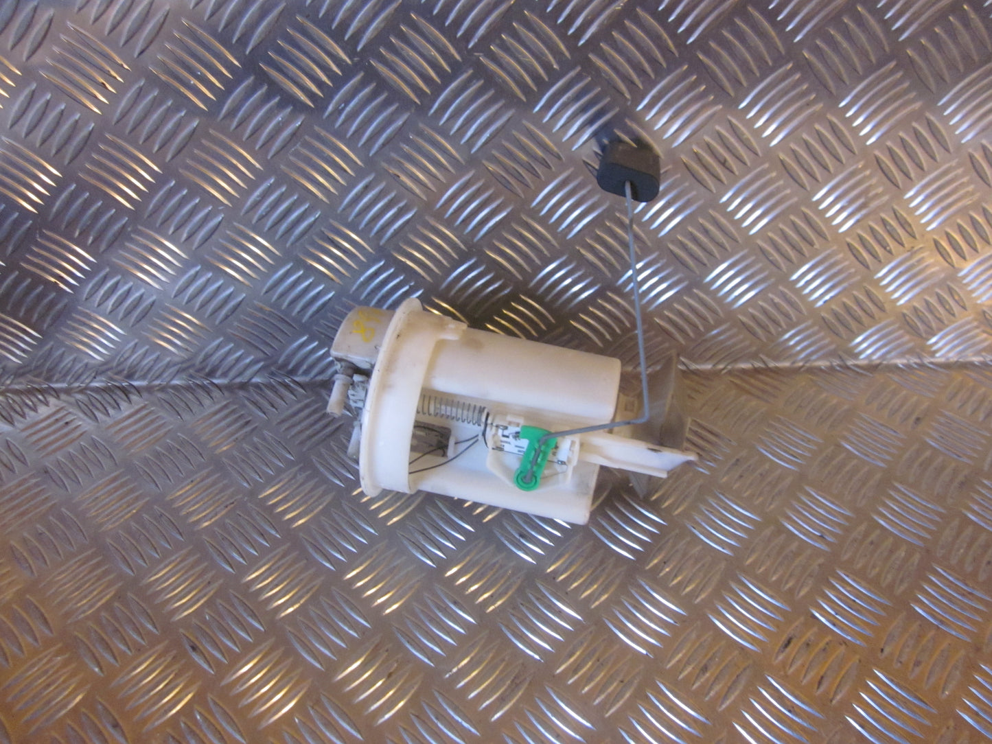 Peugeot 306 Benz/Brændstofpumpe El Med OEM Nr. Ophugger Fra Peugeot Ophugger