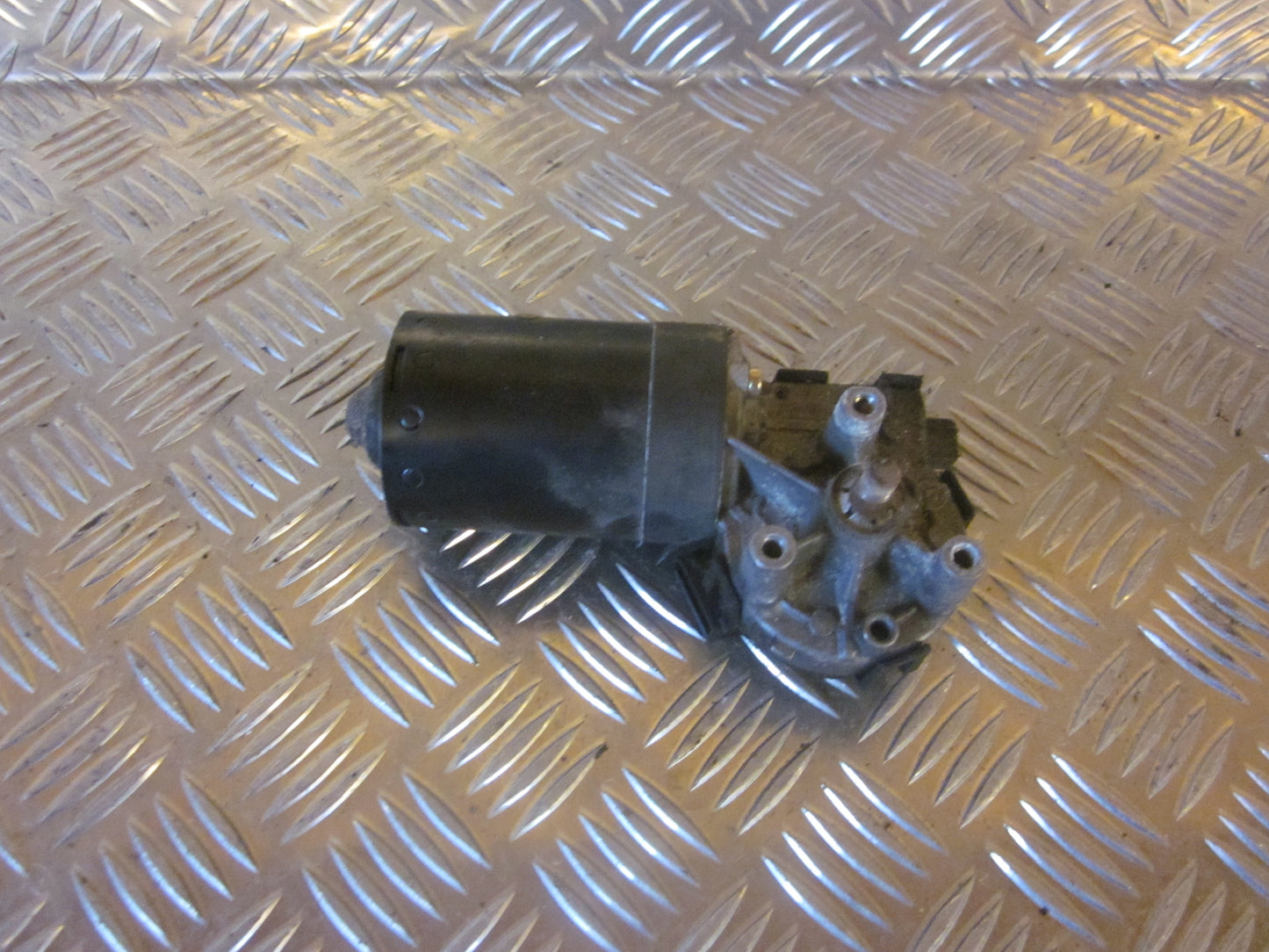 Seat Cordoba Viskermotor Med OEM Nr. Ophugger Fra Seat Ophugger