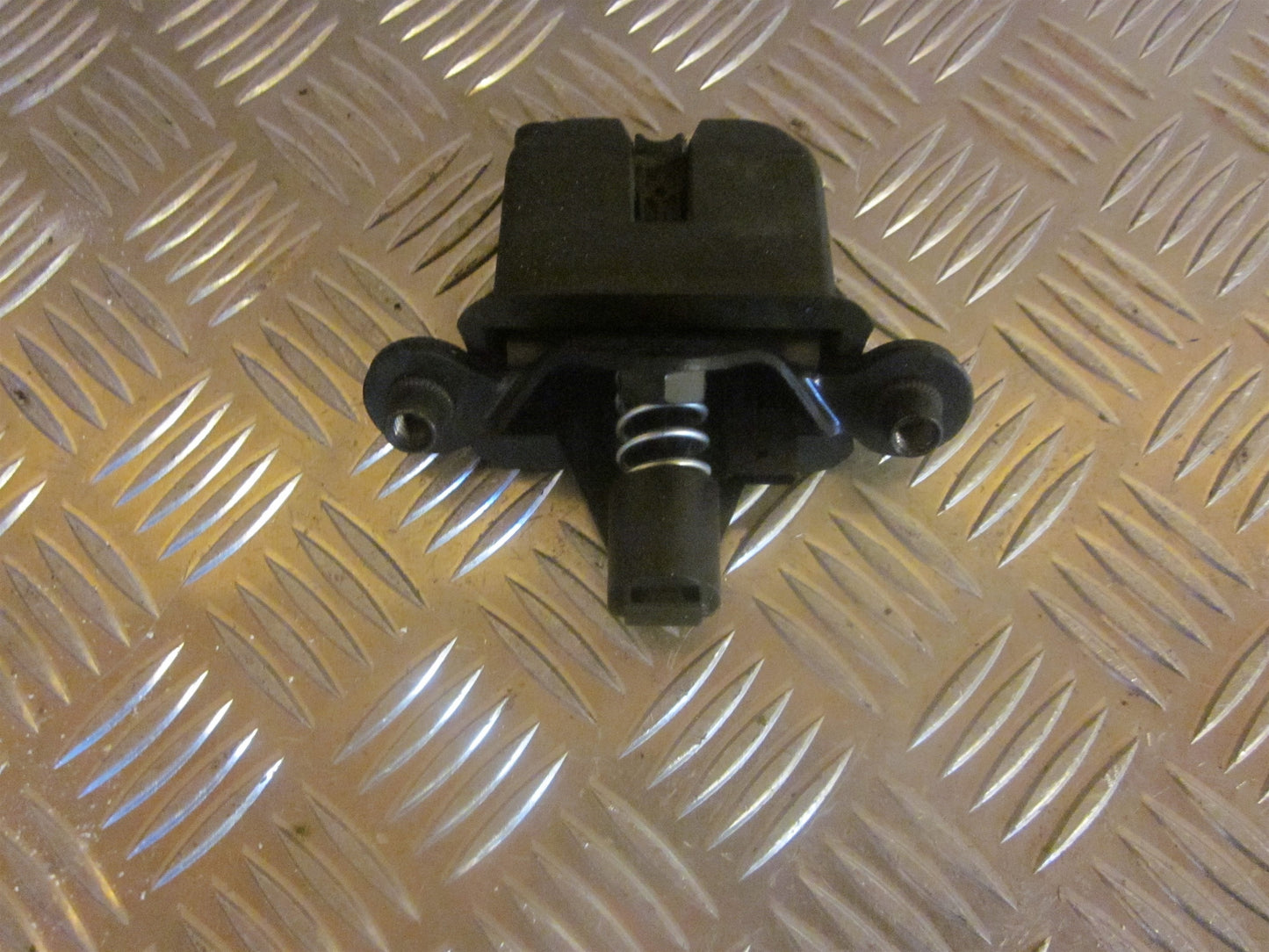 Skoda Octavia Dørlås Med OEM Nr. 1Z582751D Fra Skoda Ophugger