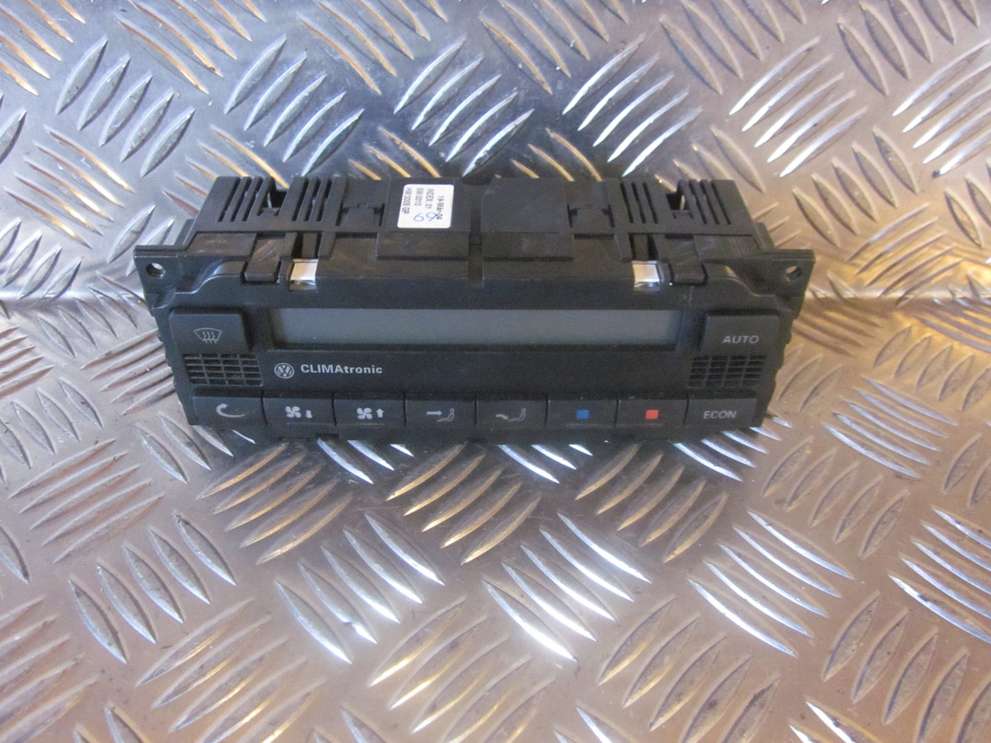 VW Passat 3B Varmeregulering Med OEM Nr. Ophugger Fra VW Ophugger