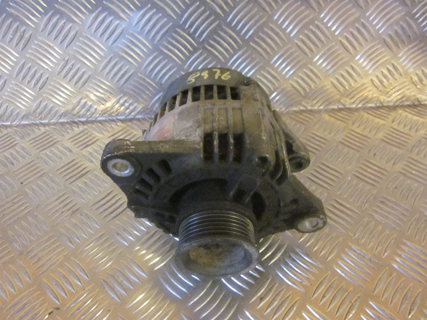 Alfa Romeo 156 Generator Med OEM Nr. 63321423 Fra Alfa Romeo Ophugger