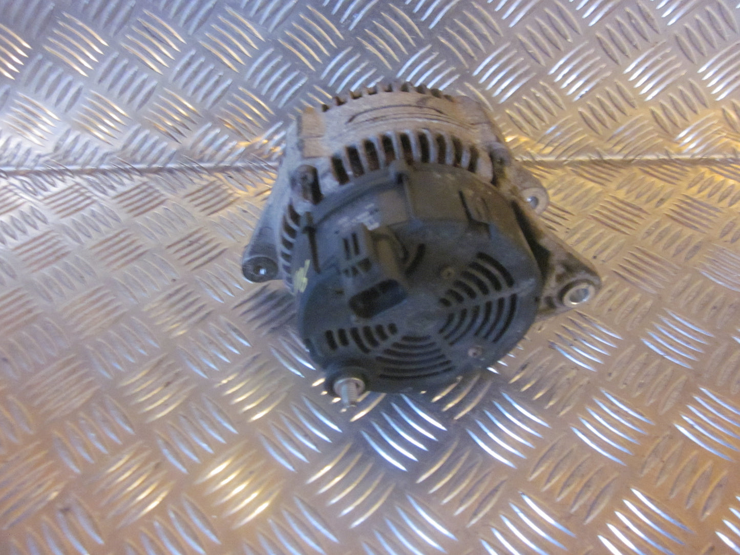 Mitsubishi Carisma Generator Med OEM Nr. 0123315018 Fra Mitsubishi Ophugger