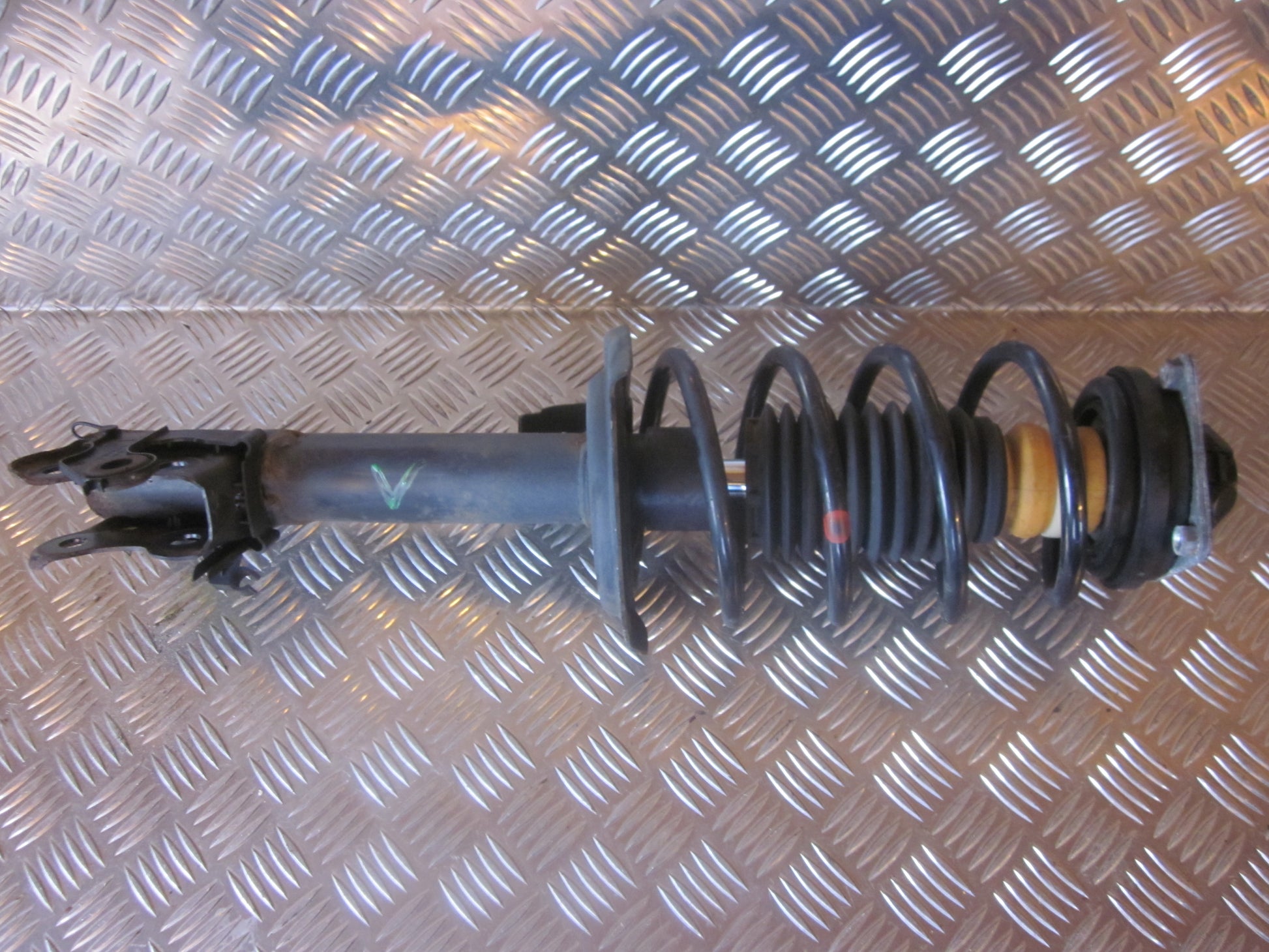 Mercedes A W169 Fjederben For V Med OEM Nr. Ophugger Fra Mercedes Ophugger