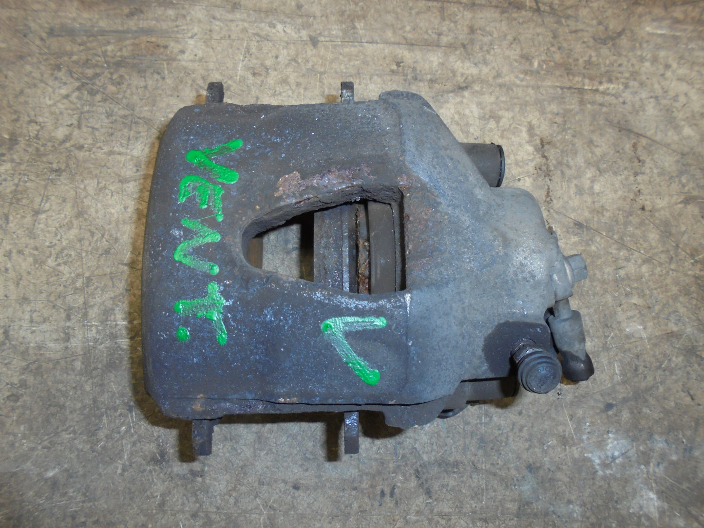 VW Caddy 2K Bremsekaliber VF Med OEM Nr. Ophugger Fra VW Ophugger