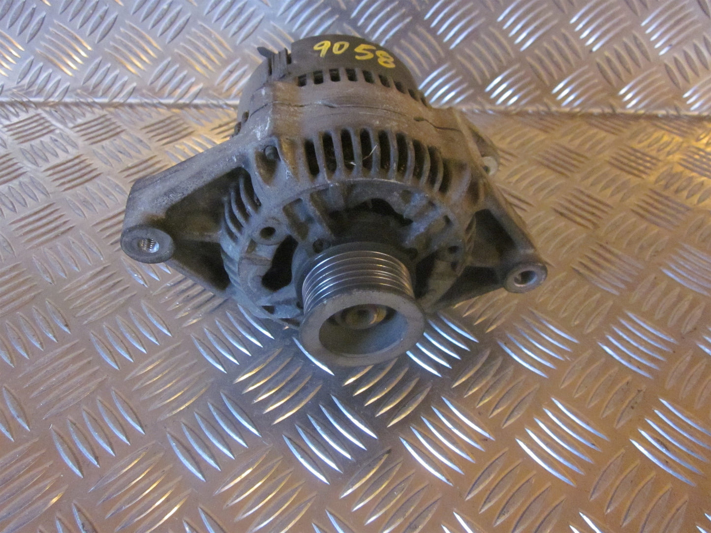 Opel Vectra B Generator Med OEM Nr. 0123120001 Fra Opel Ophugger
