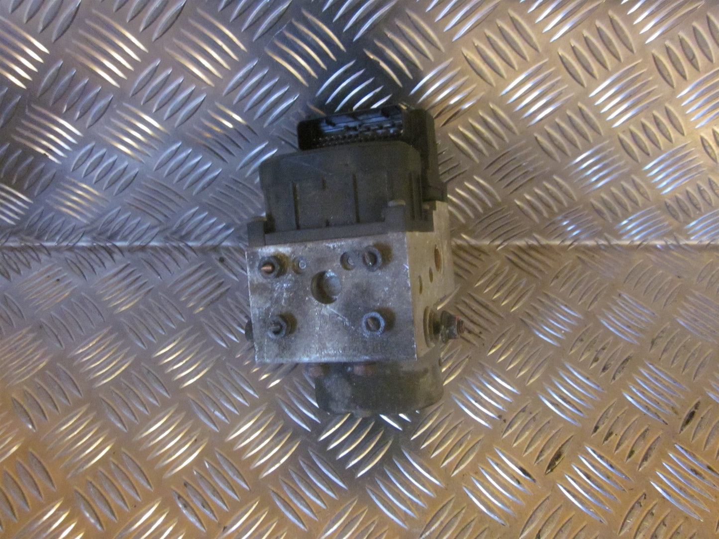 Suzuki Swift Abs Pumpe Med OEM Nr. 0273004323 Fra Suzuki Ophugger