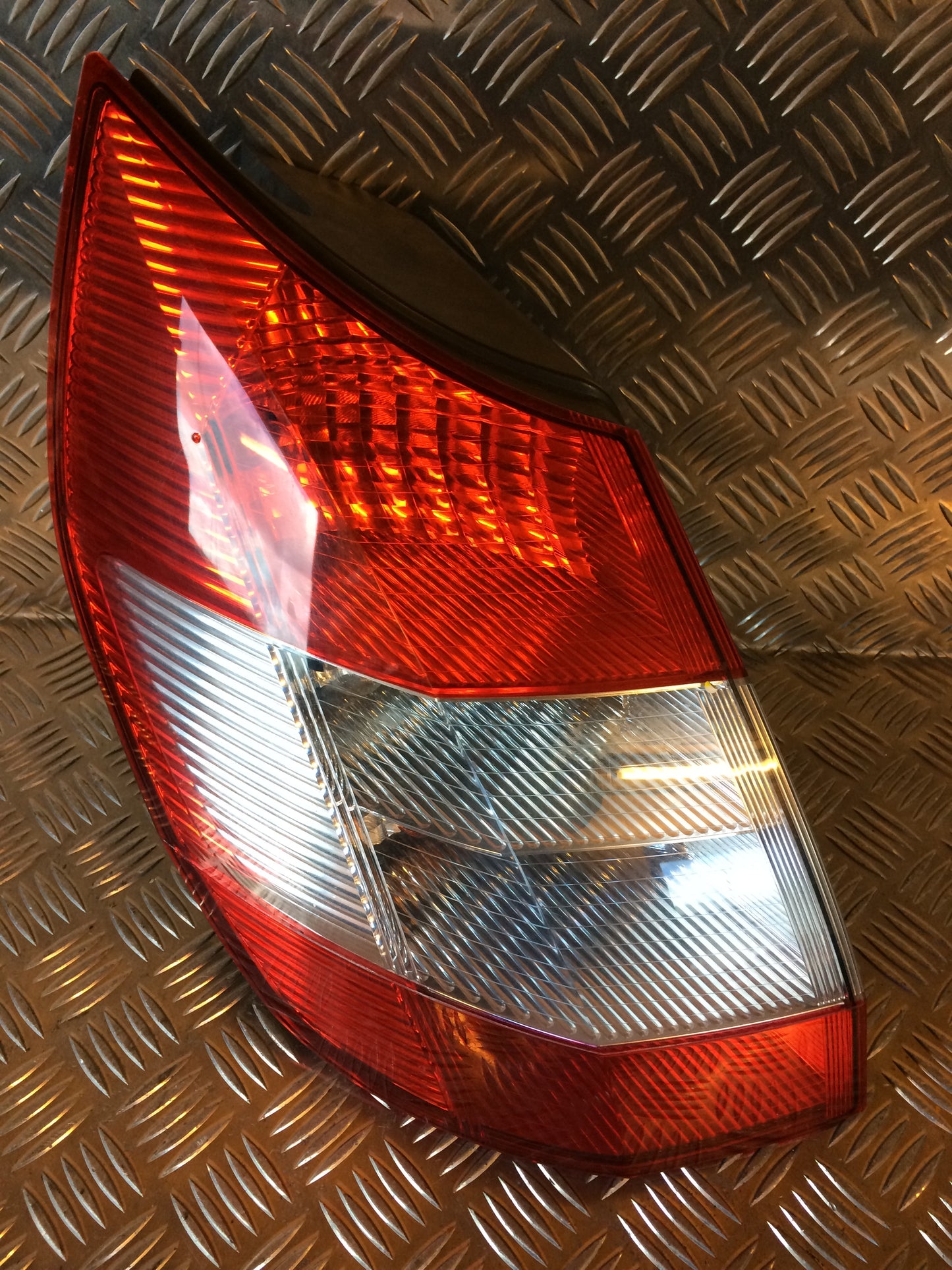 Renault Megane Scenic 2 Baglygte Med OEM Nr. Ophugger Fra Renault Ophugger